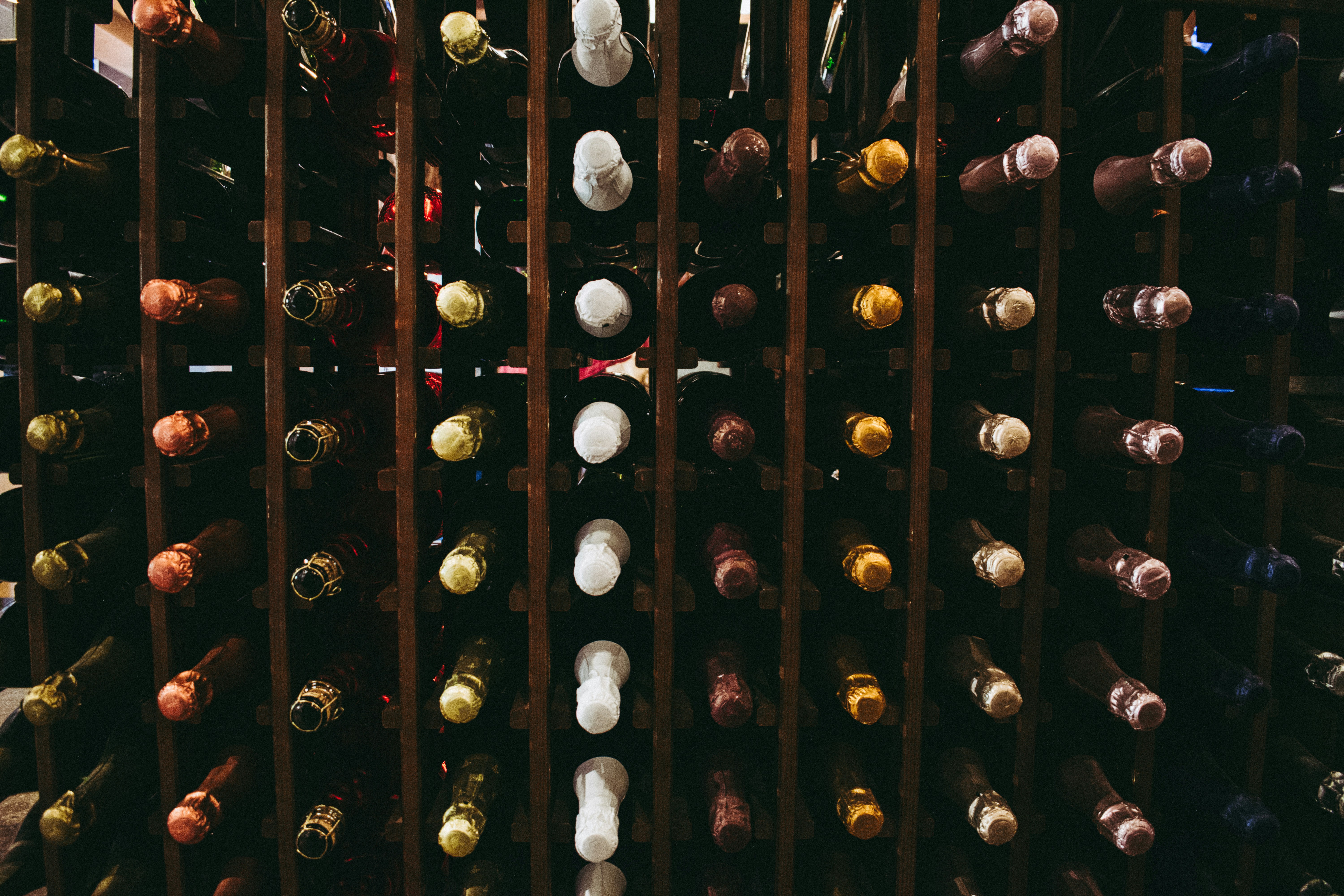 Un casier à vin | Source : Unsplash
