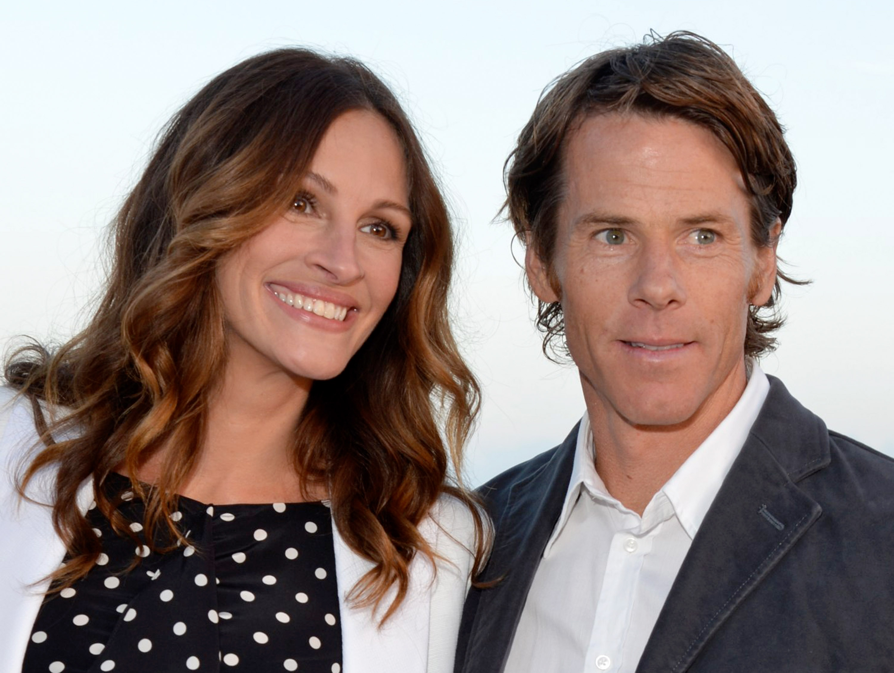 Julia Roberts et Daniel Moder lors de la cérémonie annuelle de remise des prix et du dîner « Bring Back The Beach » le 17 mai 2012 à Santa Monica, en Californie. | Source : Getty Images