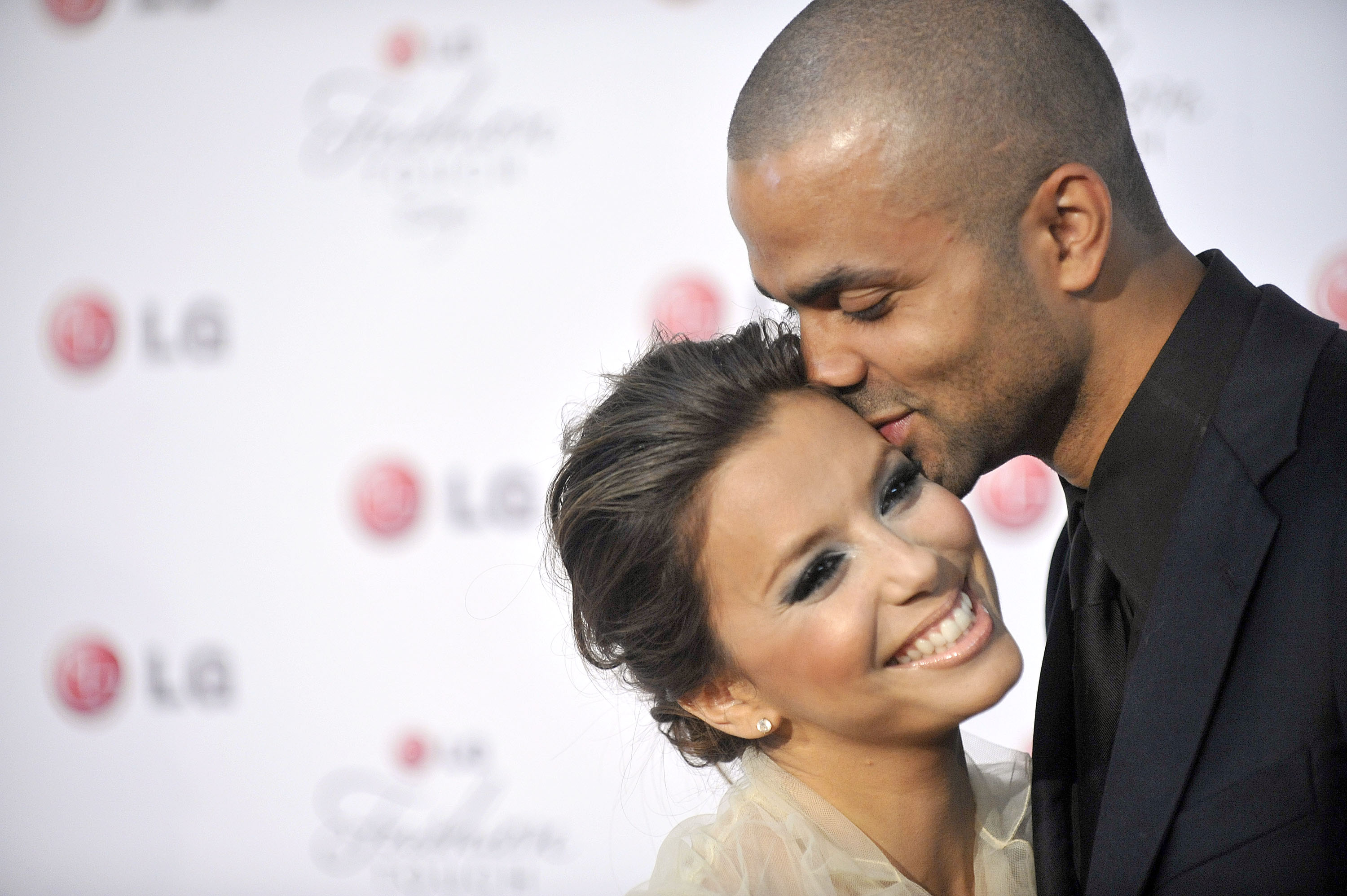 Eva Longoria et Tony Parker lors de l'événement Victoria Beckham et Eva Longoria Parker Night of Fashion & Technology, le 24 mai 2010, à West Hollywood, en Californie. | Source : Getty Images