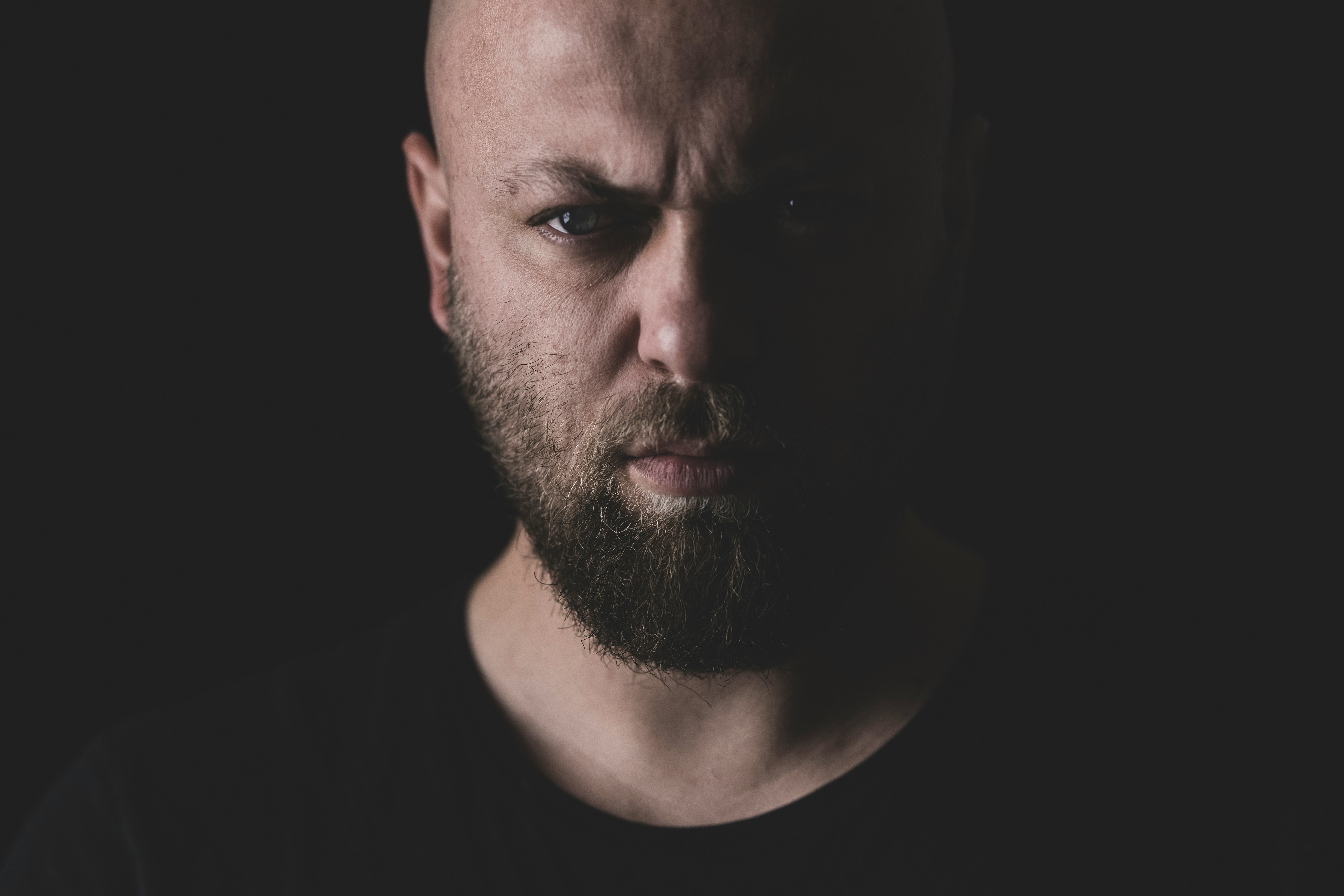 Un homme en colère | Source : Unsplash