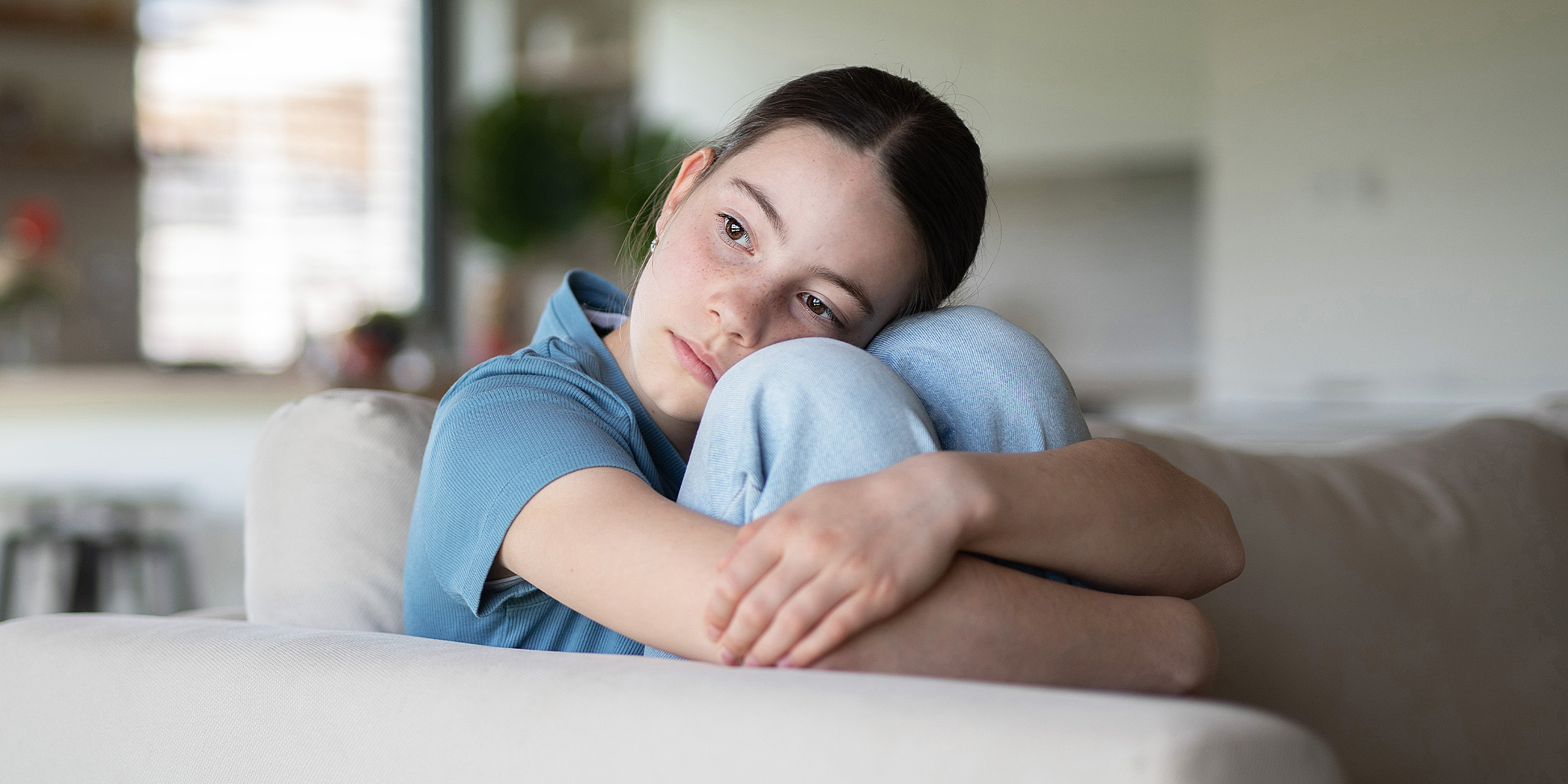 Une adolescente réservée | Source : Shutterstock