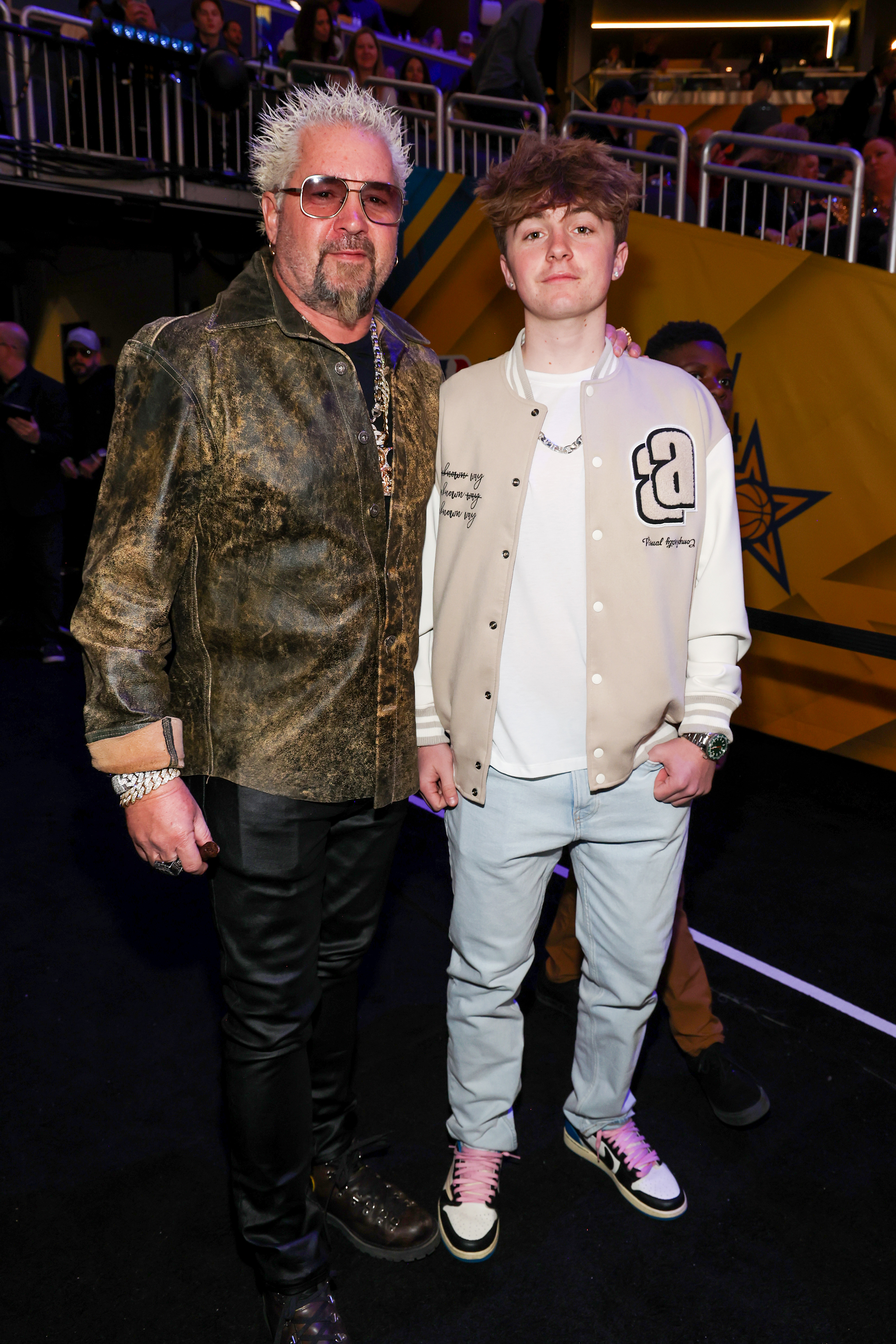 Guy et Ryder Fieri lors du 73e NBA All-Star Game, le 18 février 2024, à Indianapolis, dans l'Indiana. | Source : Getty Images