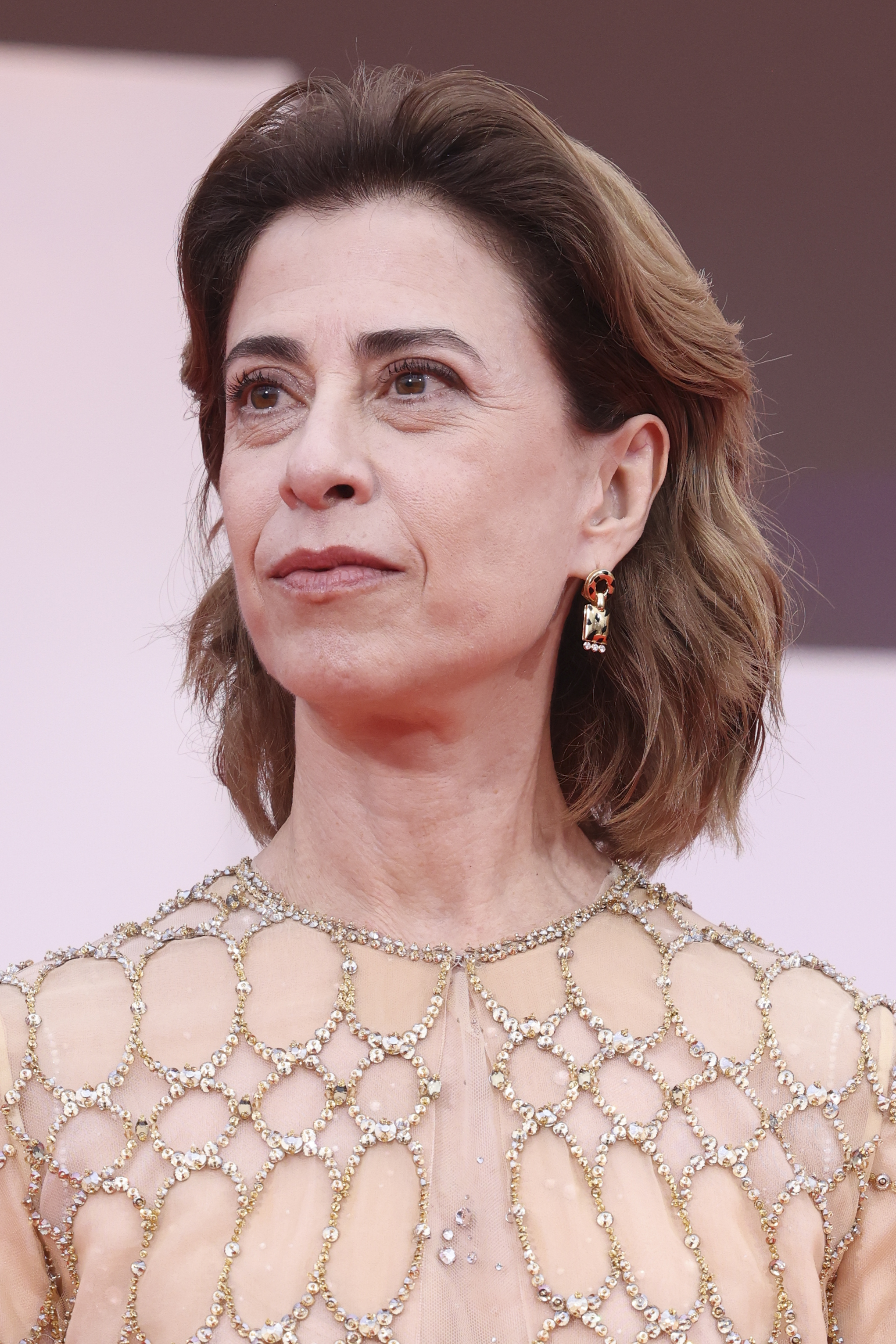 Fernanda Torres sur le tapis rouge de « La Grazia » lors de la 82e édition du Festival international du film de Venise, le 27 août 2025, en Italie | Source : Getty Images