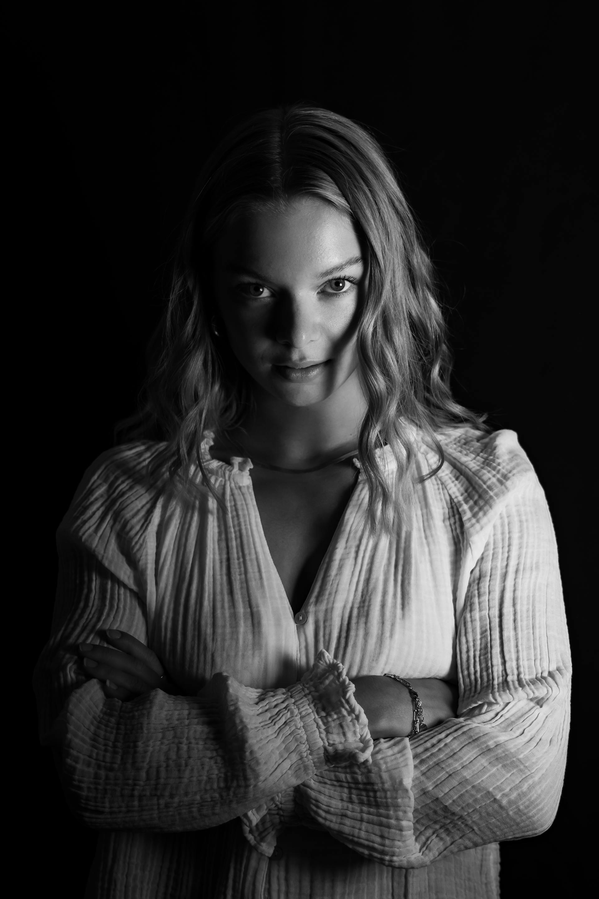 Photo d'une femme en niveaux de gris | Source : Pexels