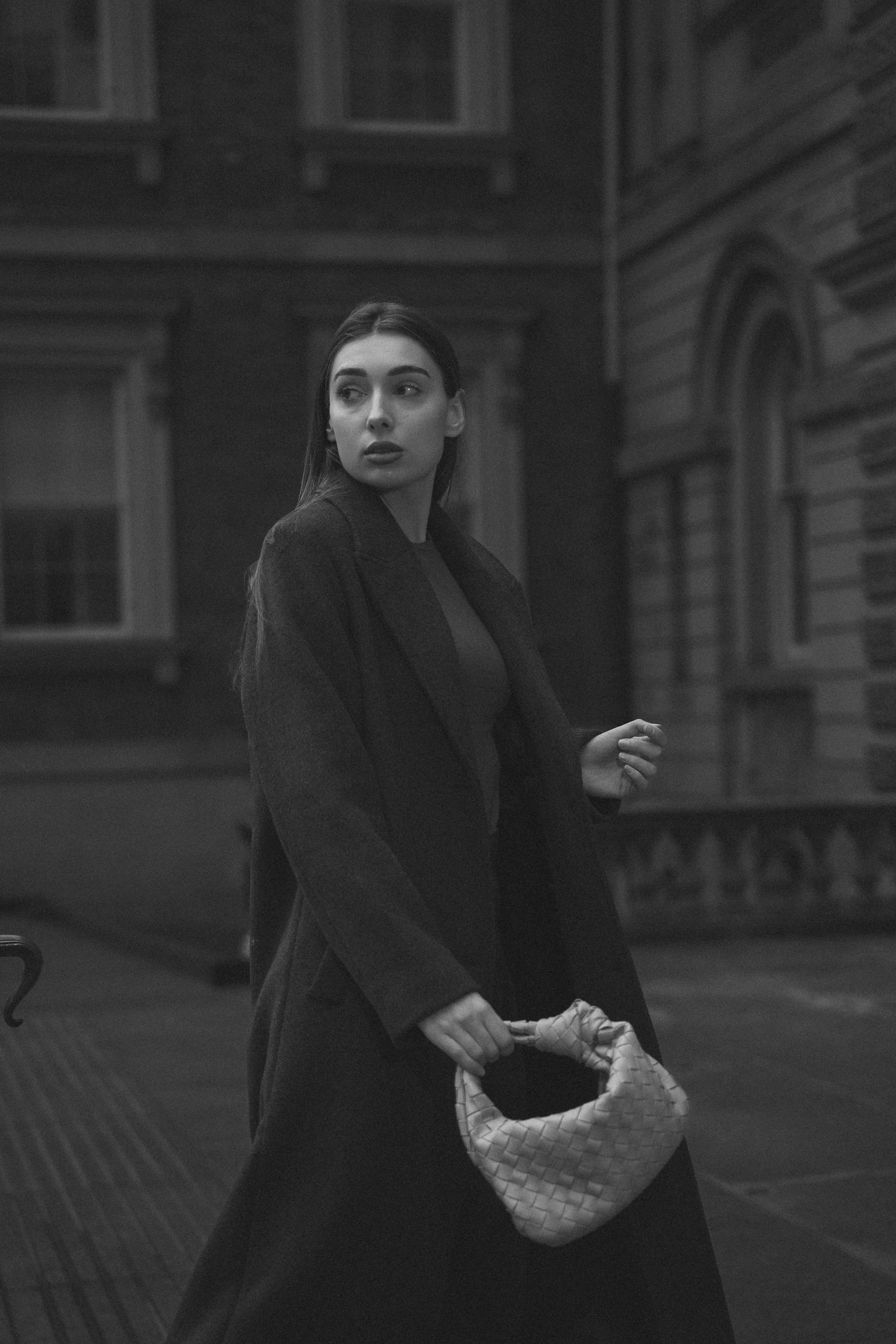 Une femme qui s'éloigne | Source : Pexels