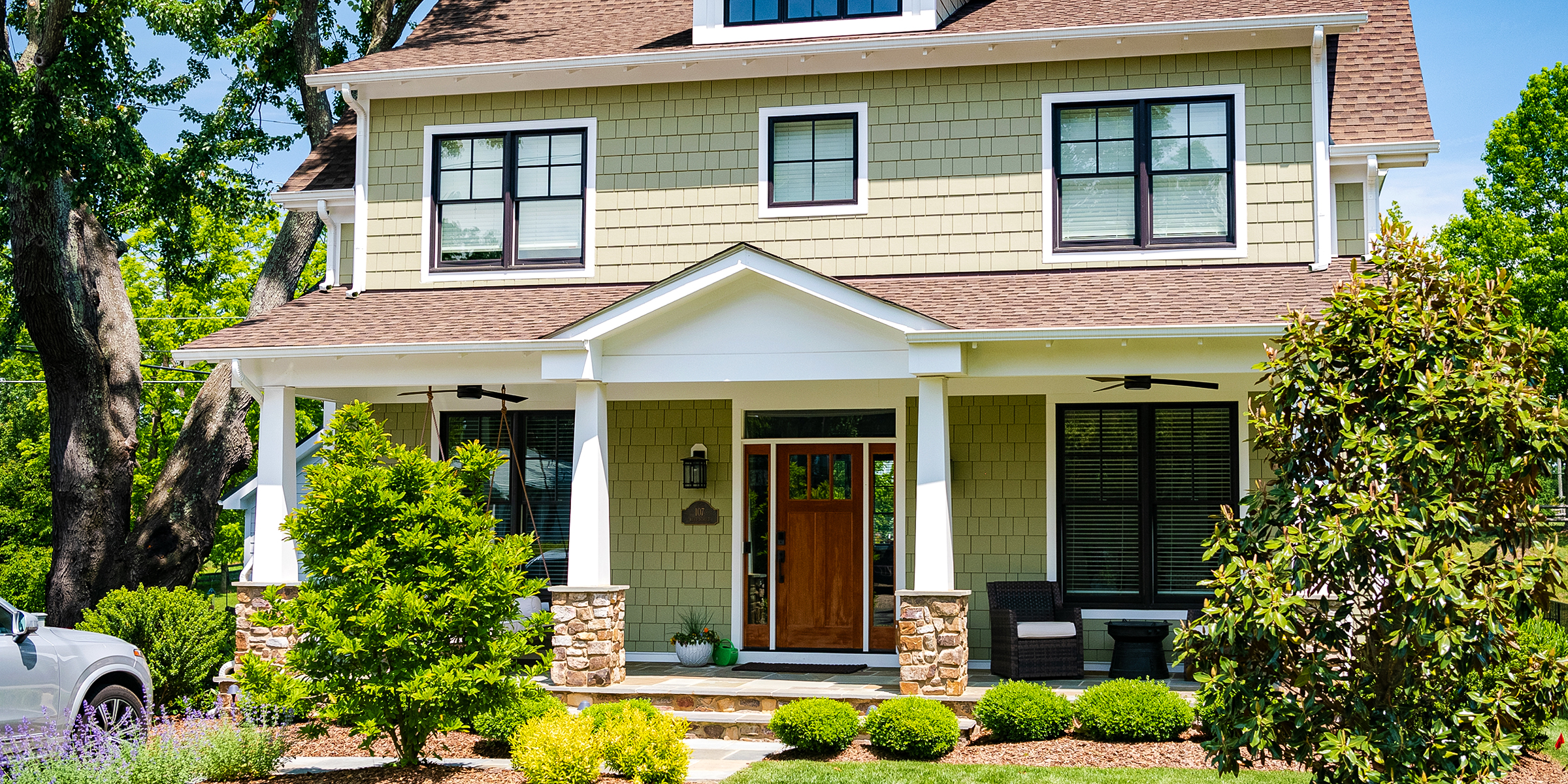 Une belle maison moyenne | Source : Shutterstock