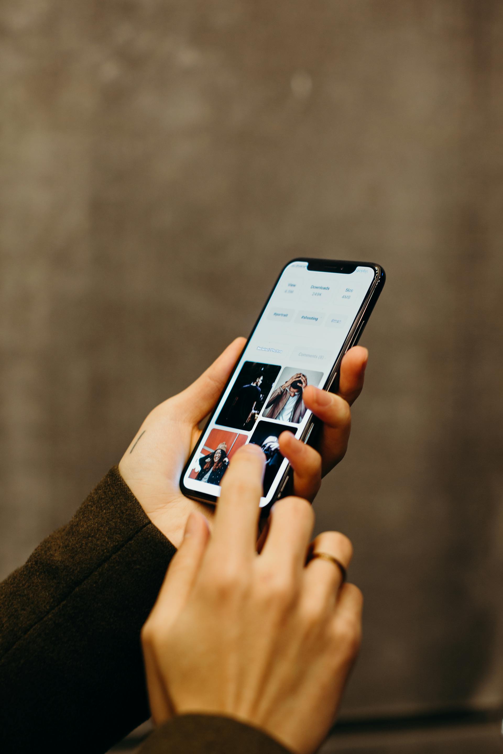 Gros plan sur un téléphone | Source : Pexels