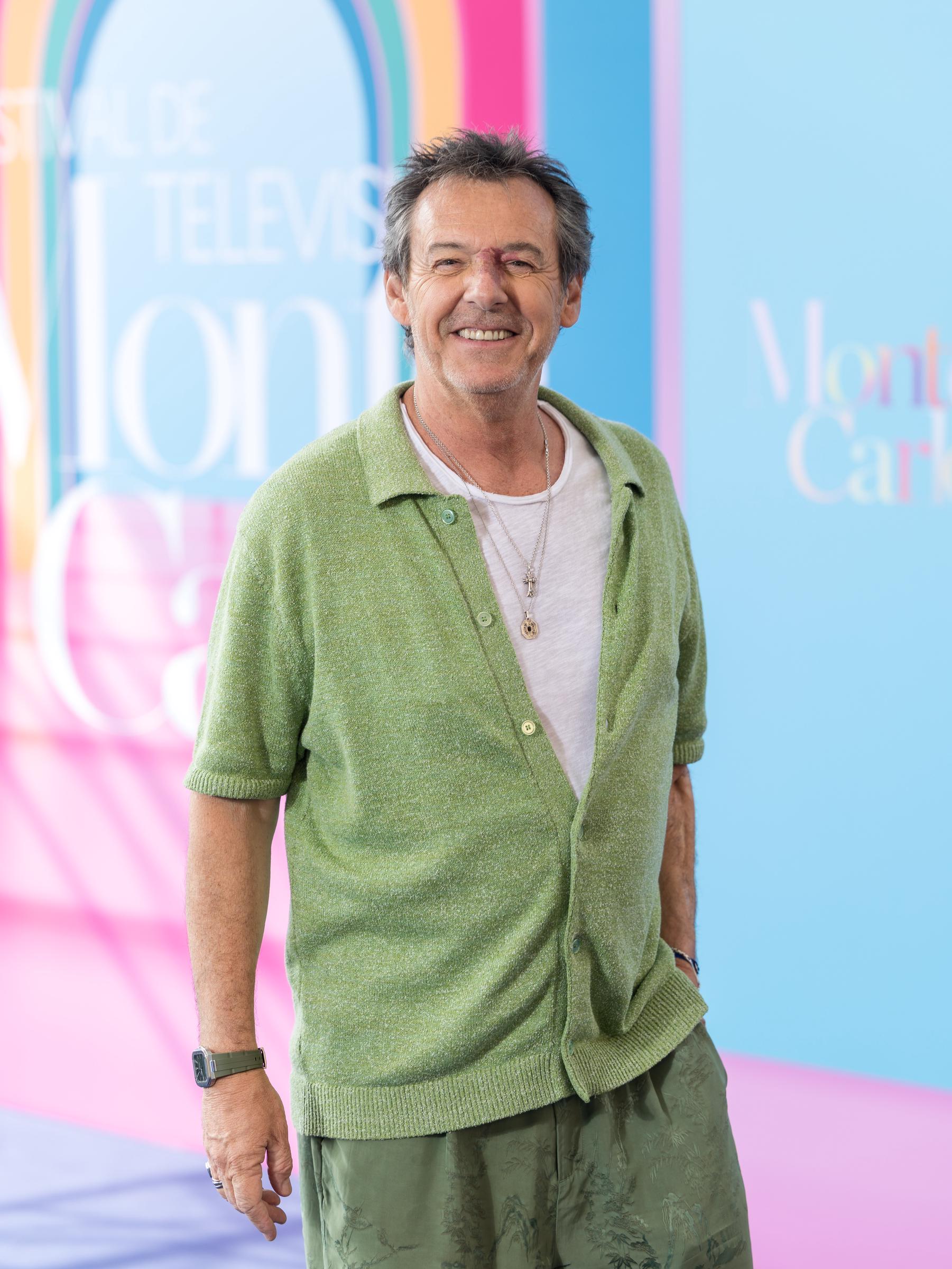 Jean-Luc Reichmann assiste au photocall de « Demain Nous Appartient » lors du 64e Festival de Télévision de Monte-Carlo, le 14 juin 2025 à Monte-Carlo, Monaco I Source : Getty Images