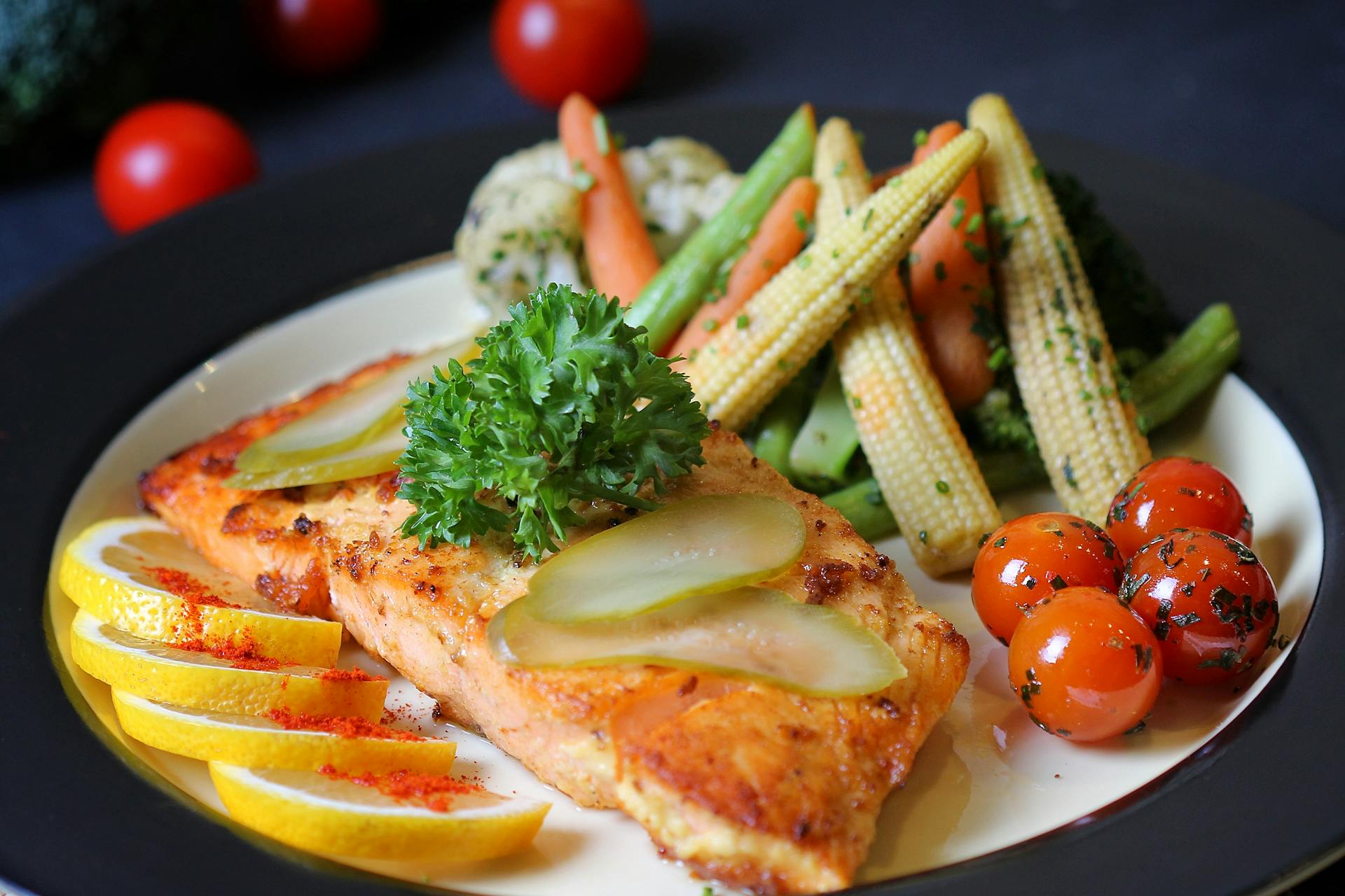 Poisson au citron et aux légumes | Source : Pexels