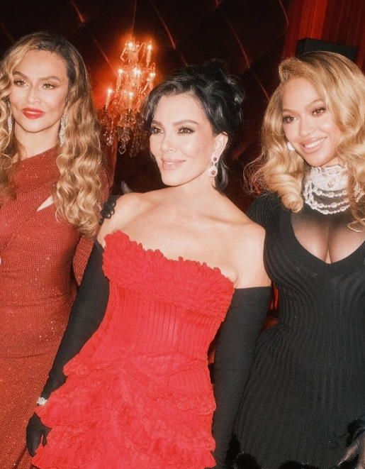 Kris Jenner avec Beyoncé et Tina Knowles lors de la fête de son 70e anniversaire, extrait d'un post daté du 10 novembre 2025 | Source : Instagram/krisjenner