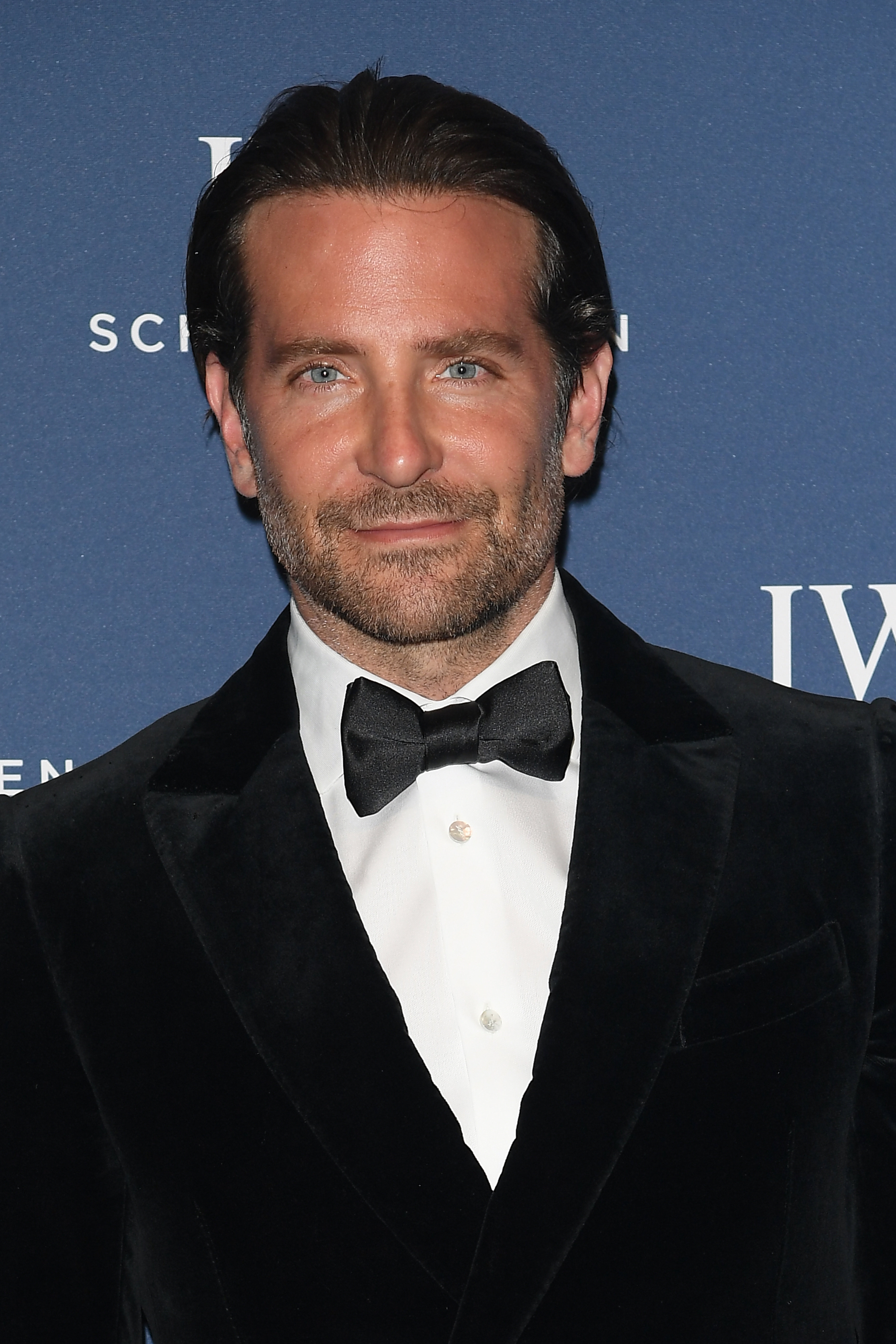 Bradley Cooper foule le tapis rouge pour IWC Schaffhausen lors du SIHH 2018 à Genève, en Suisse, le 16 janvier 2018 | Source : Getty Images