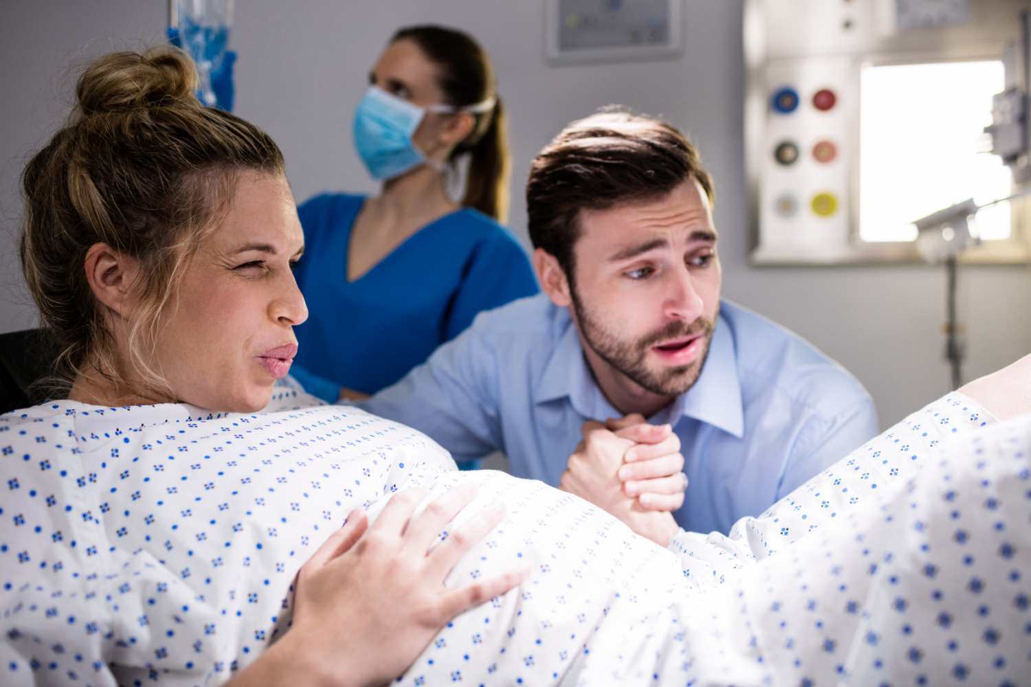 Une femme enceinte en train d'accoucher | Source : Freepik