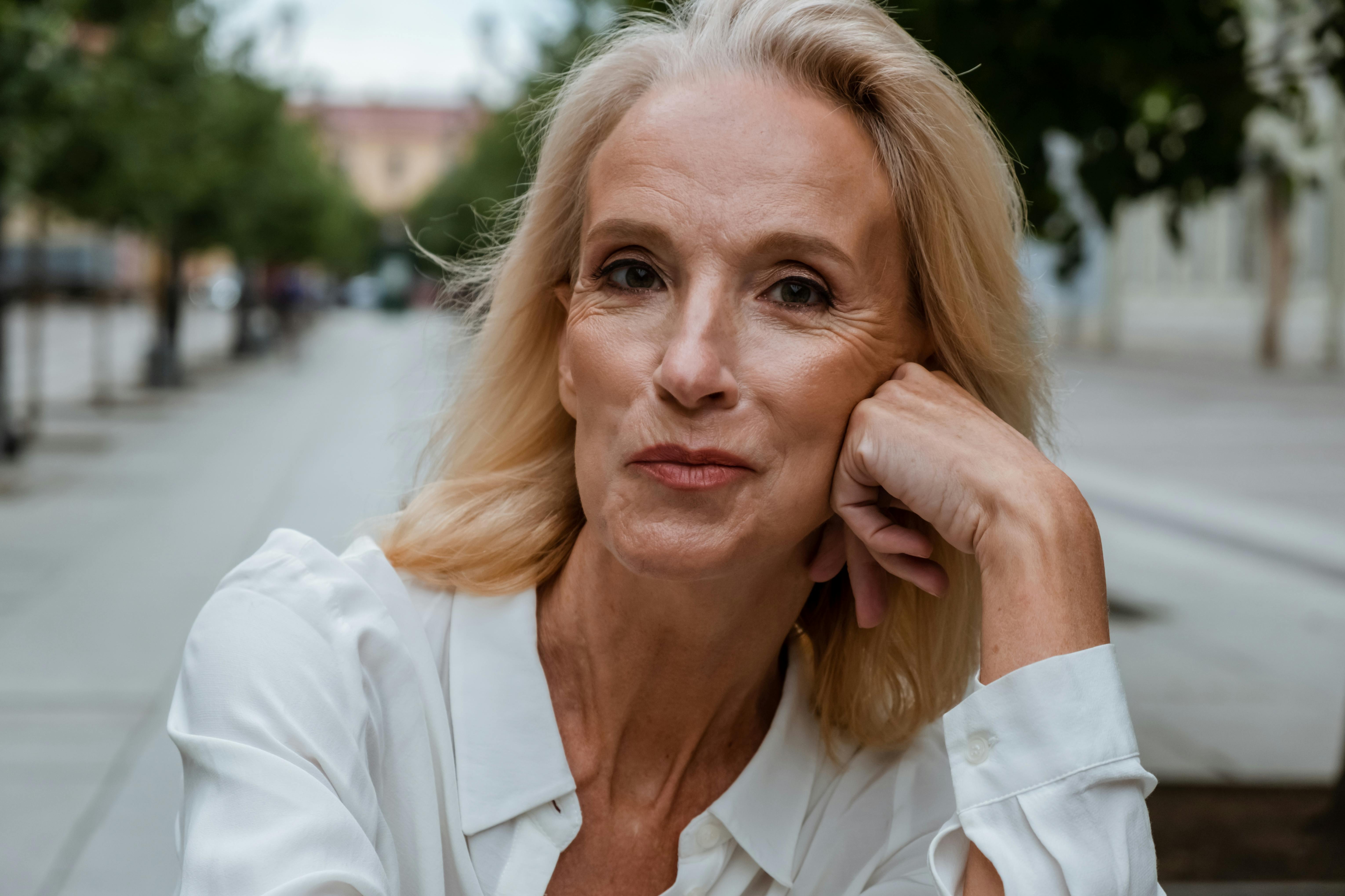 Une femme âgée souriante | Source : Pexels