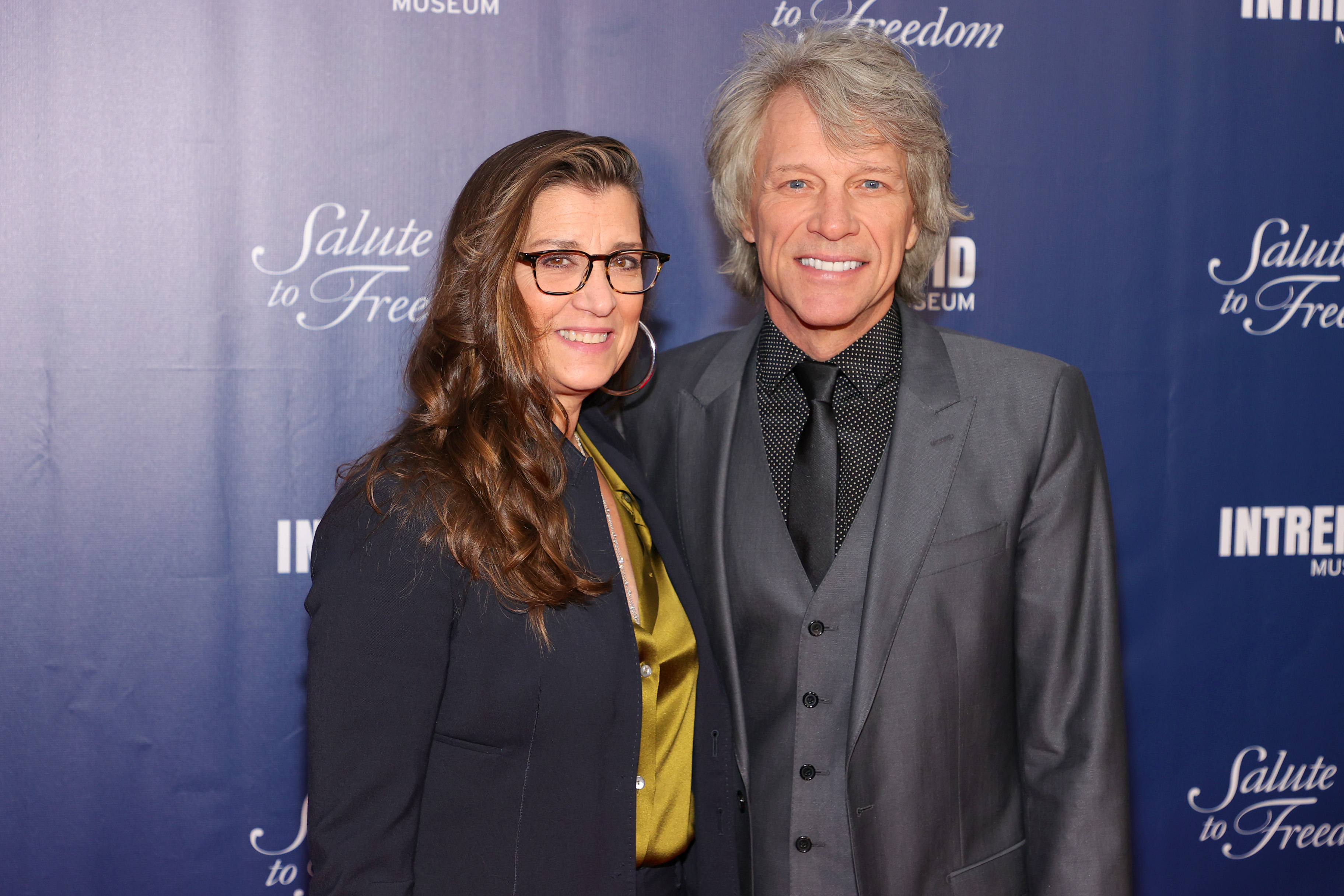 Dorothea Bongiovi et Jon Bon Jovi assistent au gala annuel Salute To Freedom de l'Intrepid Museum à New York, le 10 novembre 2021. | Source : Getty Images