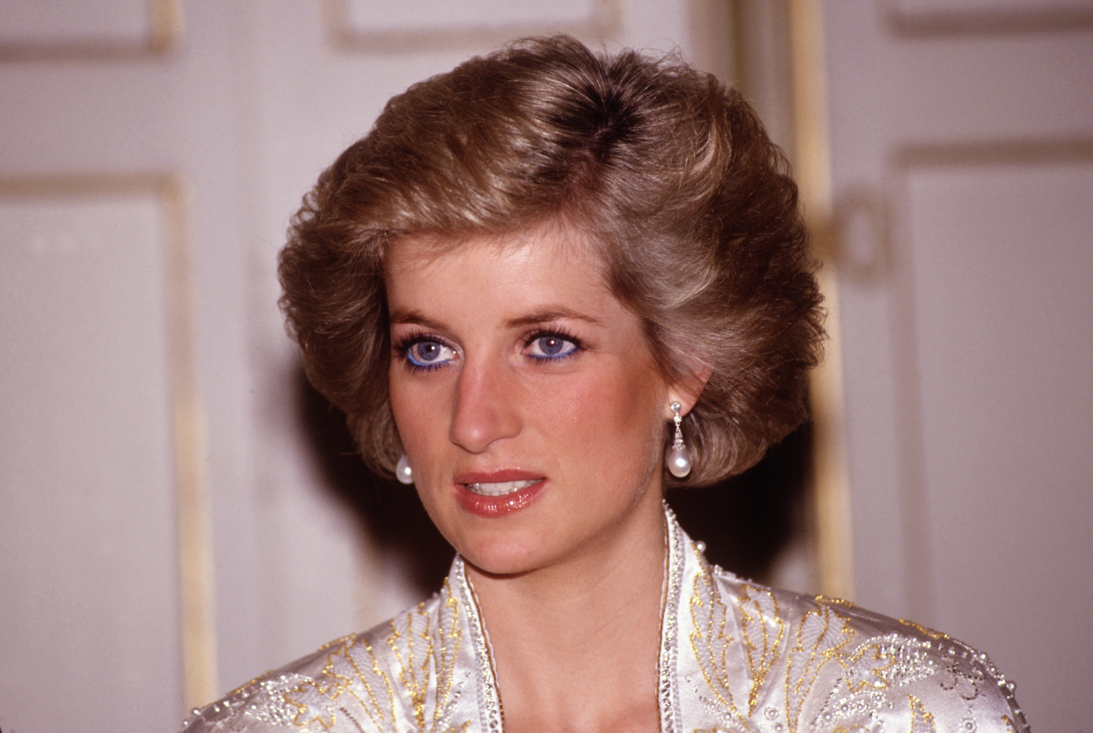 Diana Princesse de Galles lors d'un dîner donné par le président Mitterrand en novembre 1988 | Source : Getty Images