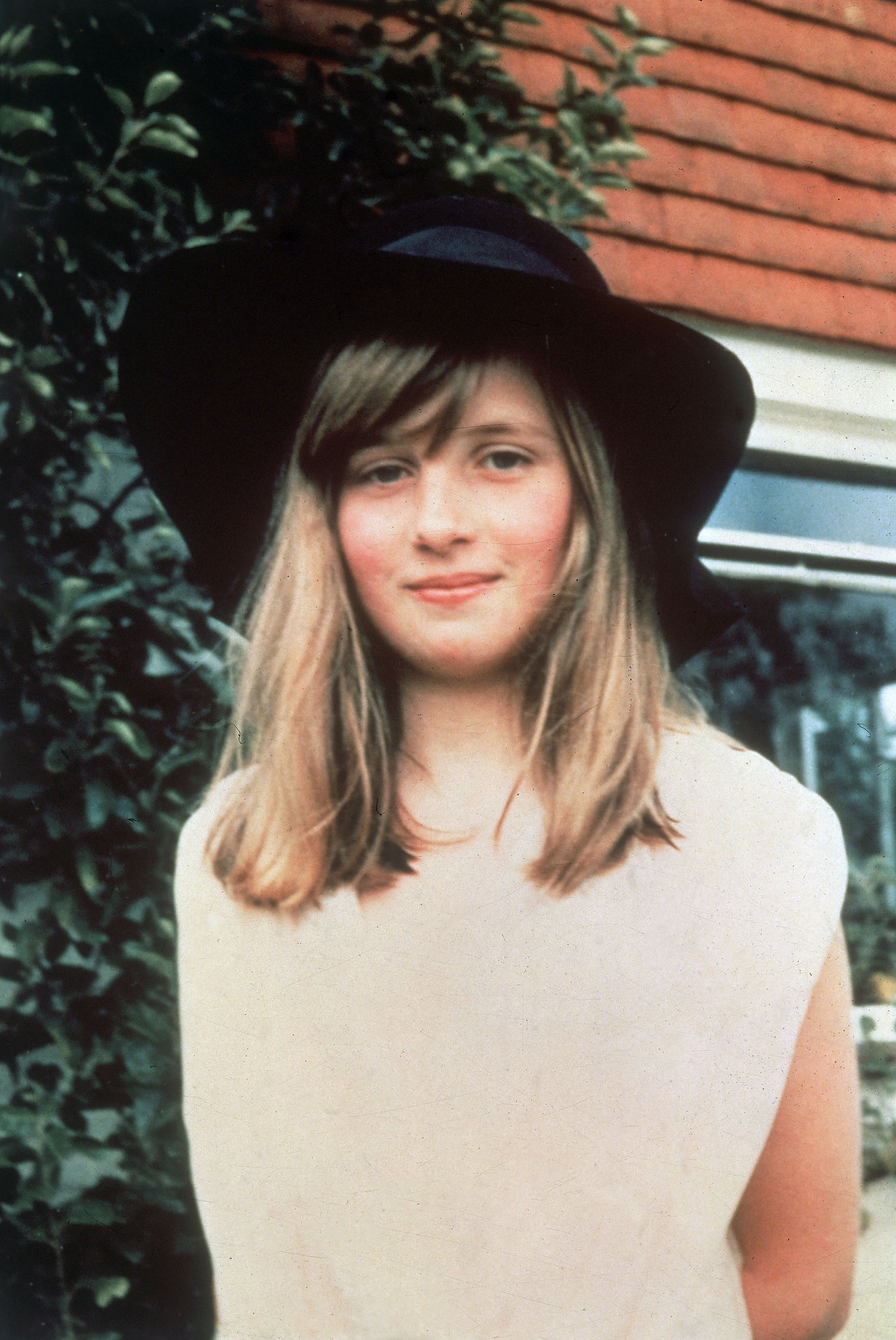 Diana, princesse de Galles, pendant des vacances d'été en 1971 à Itchenor, en Angleterre. | Source : Getty Images