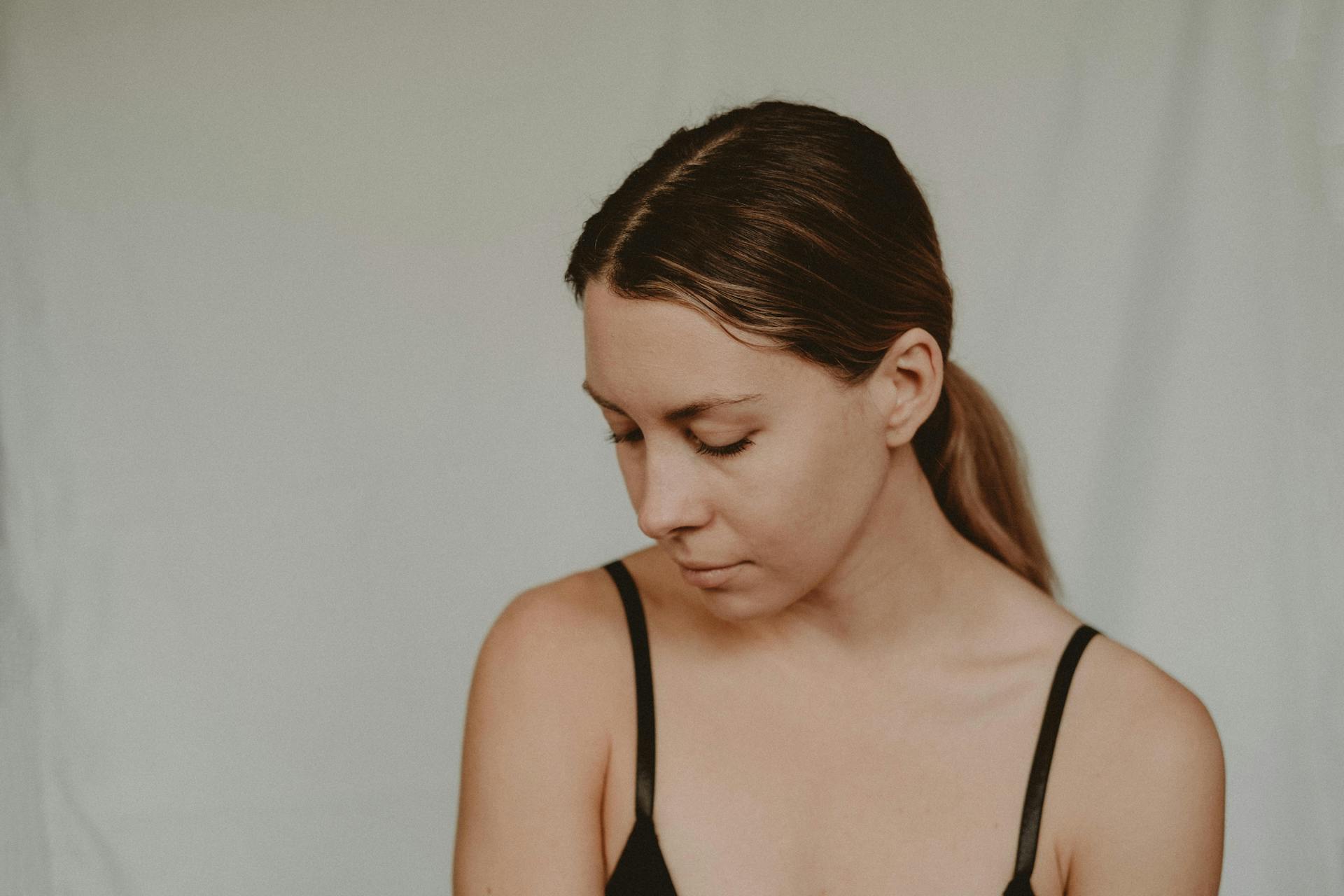 Une femme réfléchie | Source : Pexels