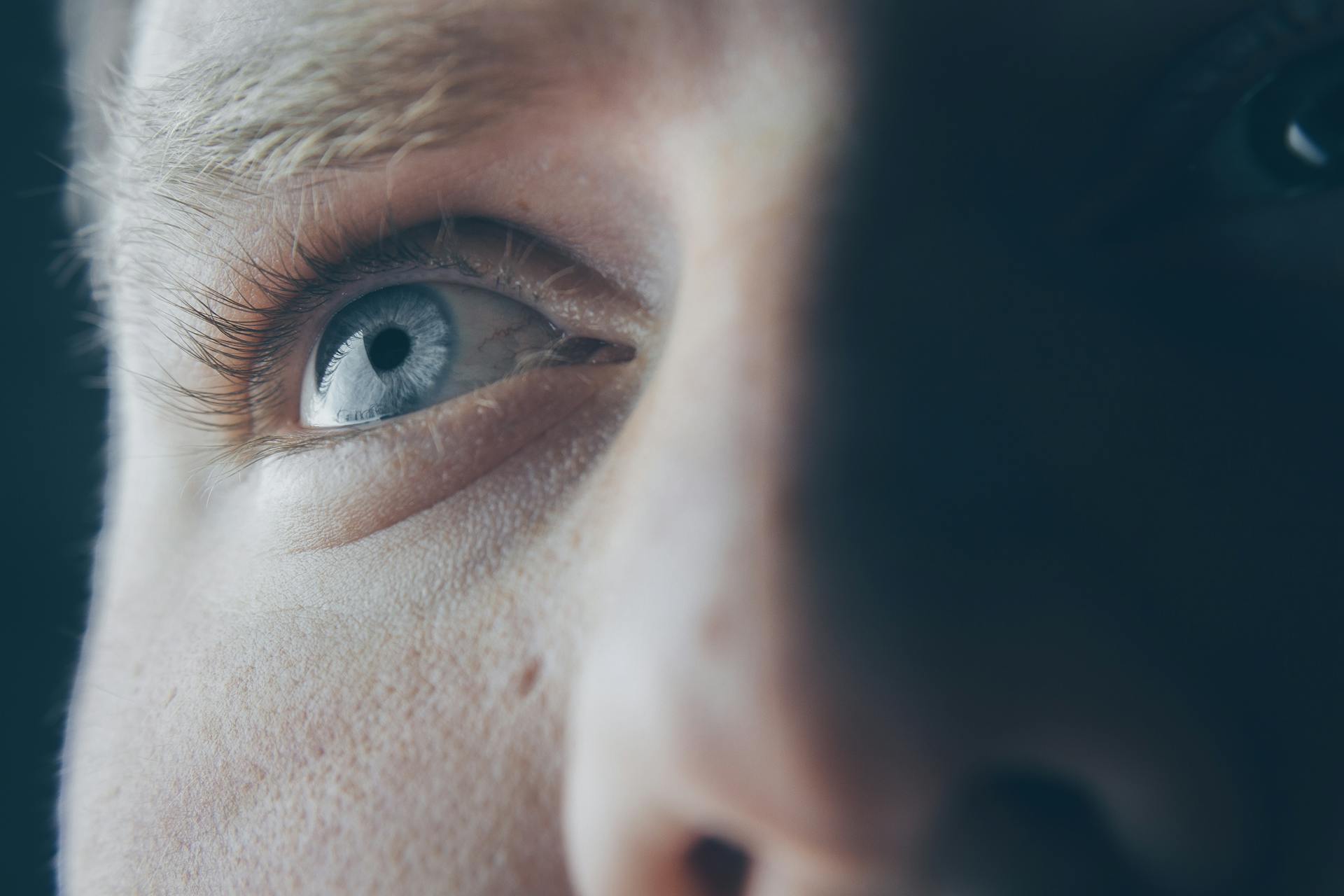 Gros plan sur le visage d'un homme | Source : Pexels