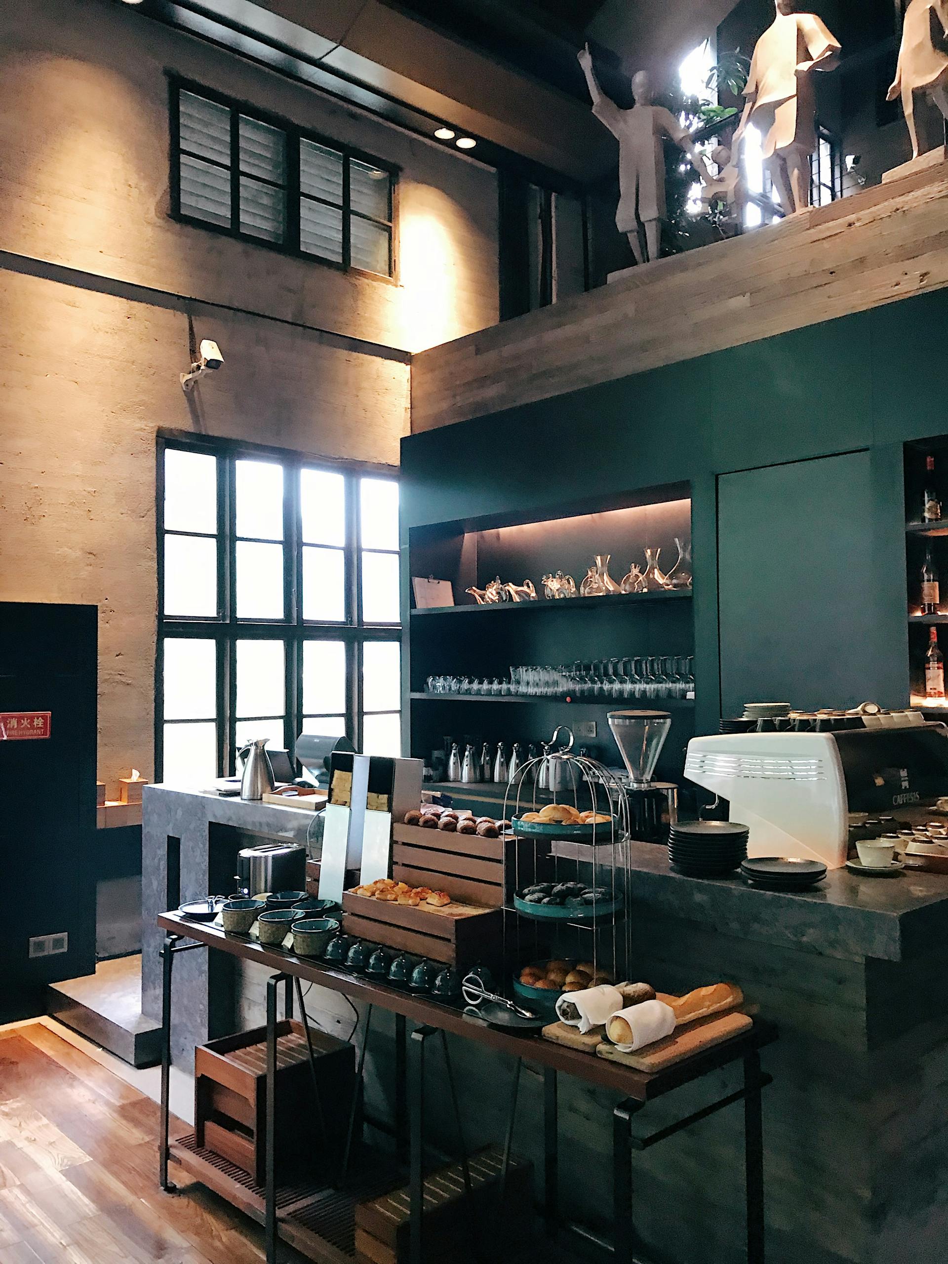L'intérieur d'un café | Source : Pexels