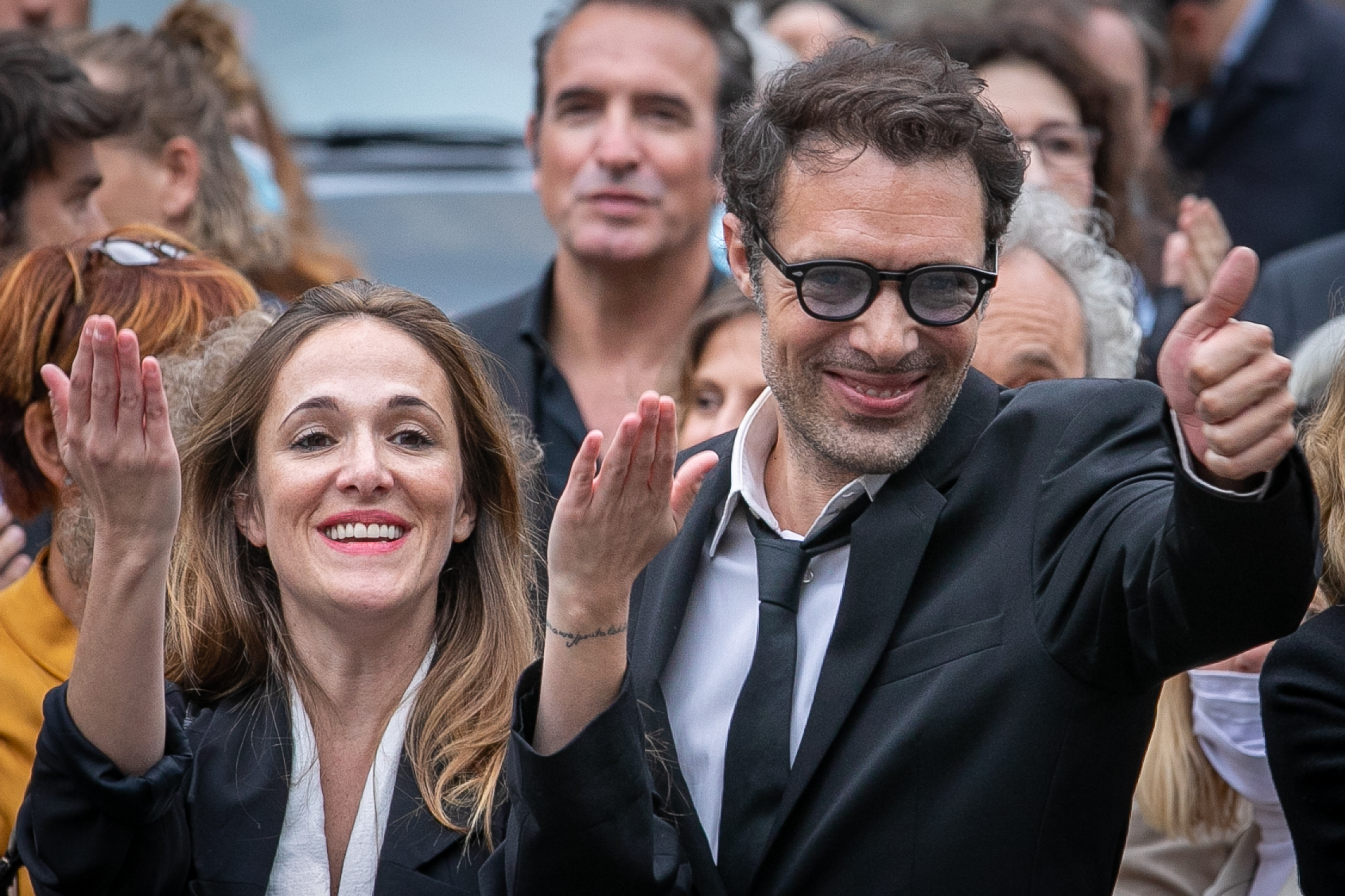 Victoria Bedos et Nicolas Bedos assistent aux funérailles du scénariste, humoriste et acteur Guy Bedos à l'église de Saint-Germain-des-Prés le 04 juin 2020 à Paris, France I Source : Getty Images