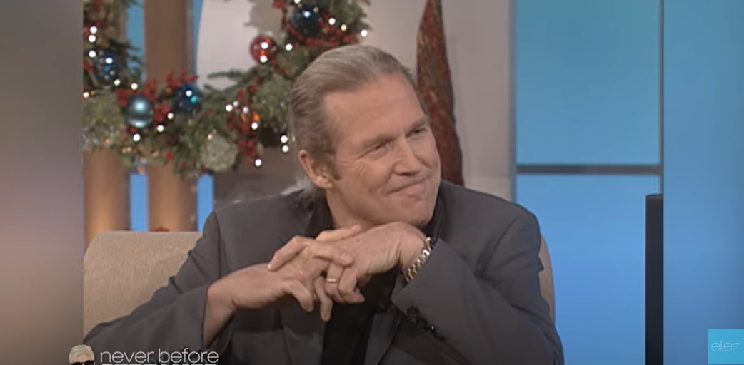 Jeff Bridges raconte comment lui et sa femme, Susan, se sont rencontrés pour la première fois à Paradise Valley, dans le Montana, vers 1975 | Source : YouTube/TheEllenShow