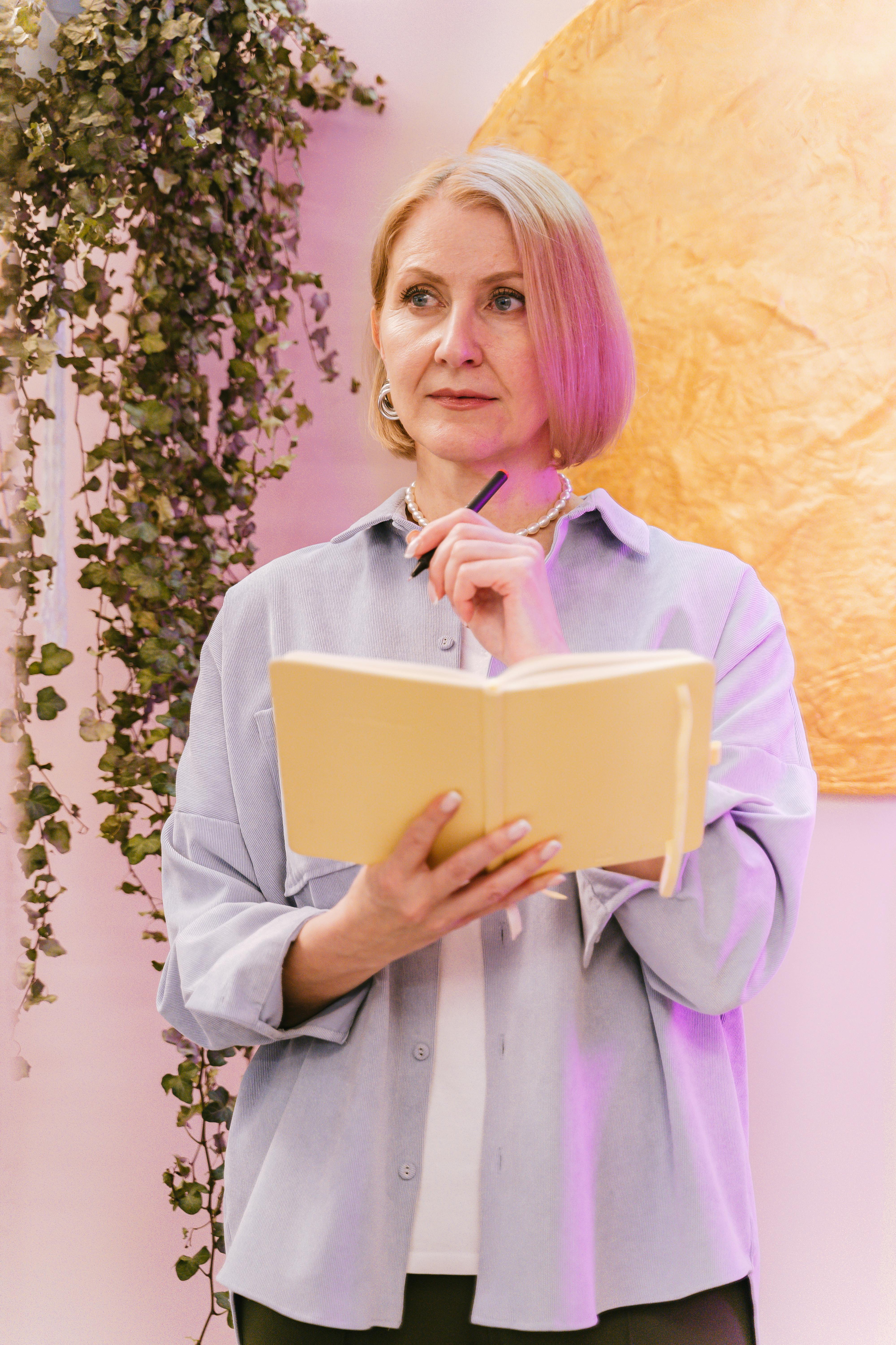 Une femme sérieuse | Source : Pexels