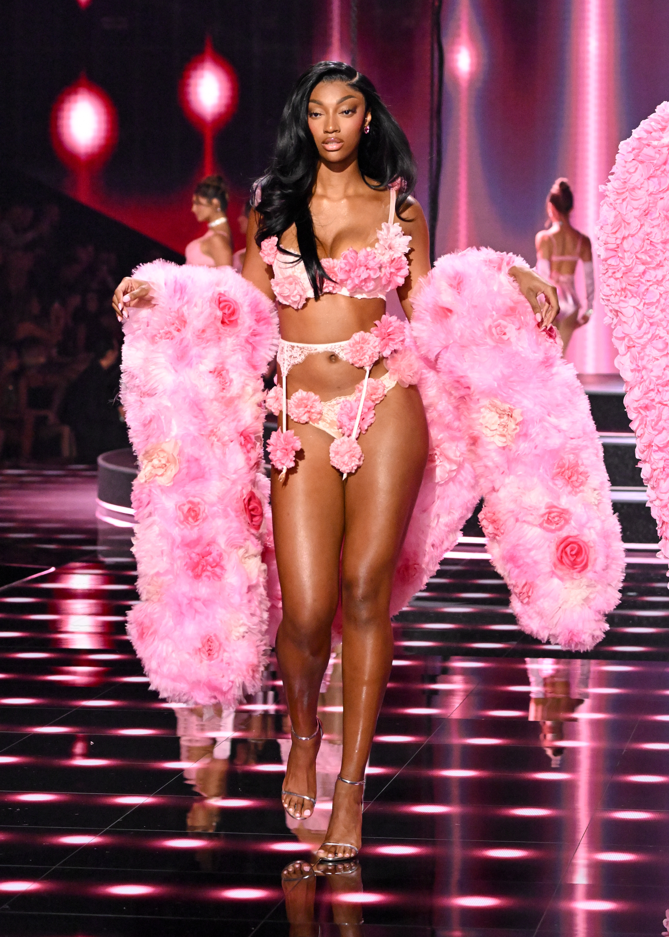 Angel Reese au défilé de mode de Victoria's Secret qui s'est tenu au Steiner Studios le 15 octobre 2025 à New York | Source : Getty Images
