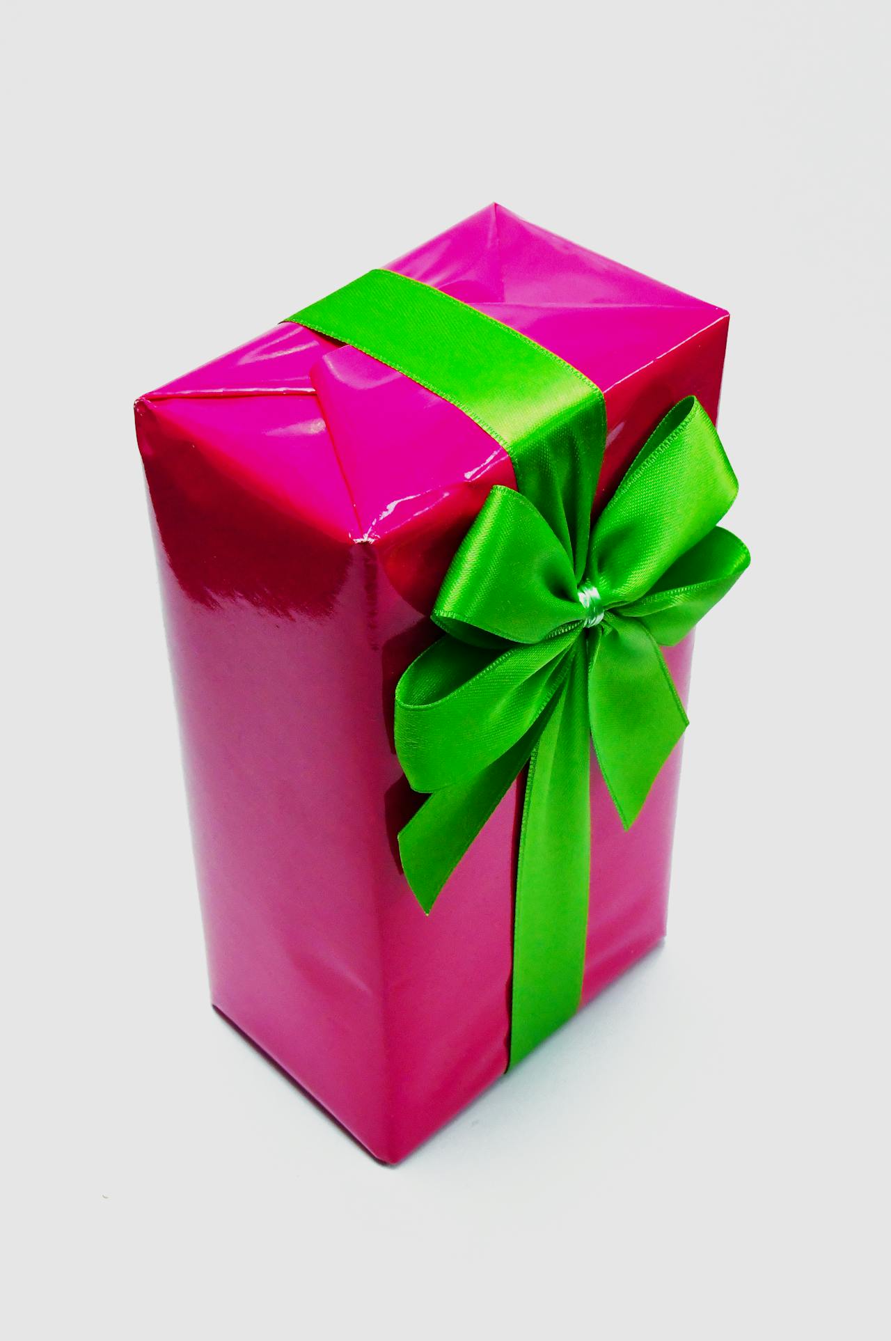 Une boîte cadeau rose | Source : Pexels