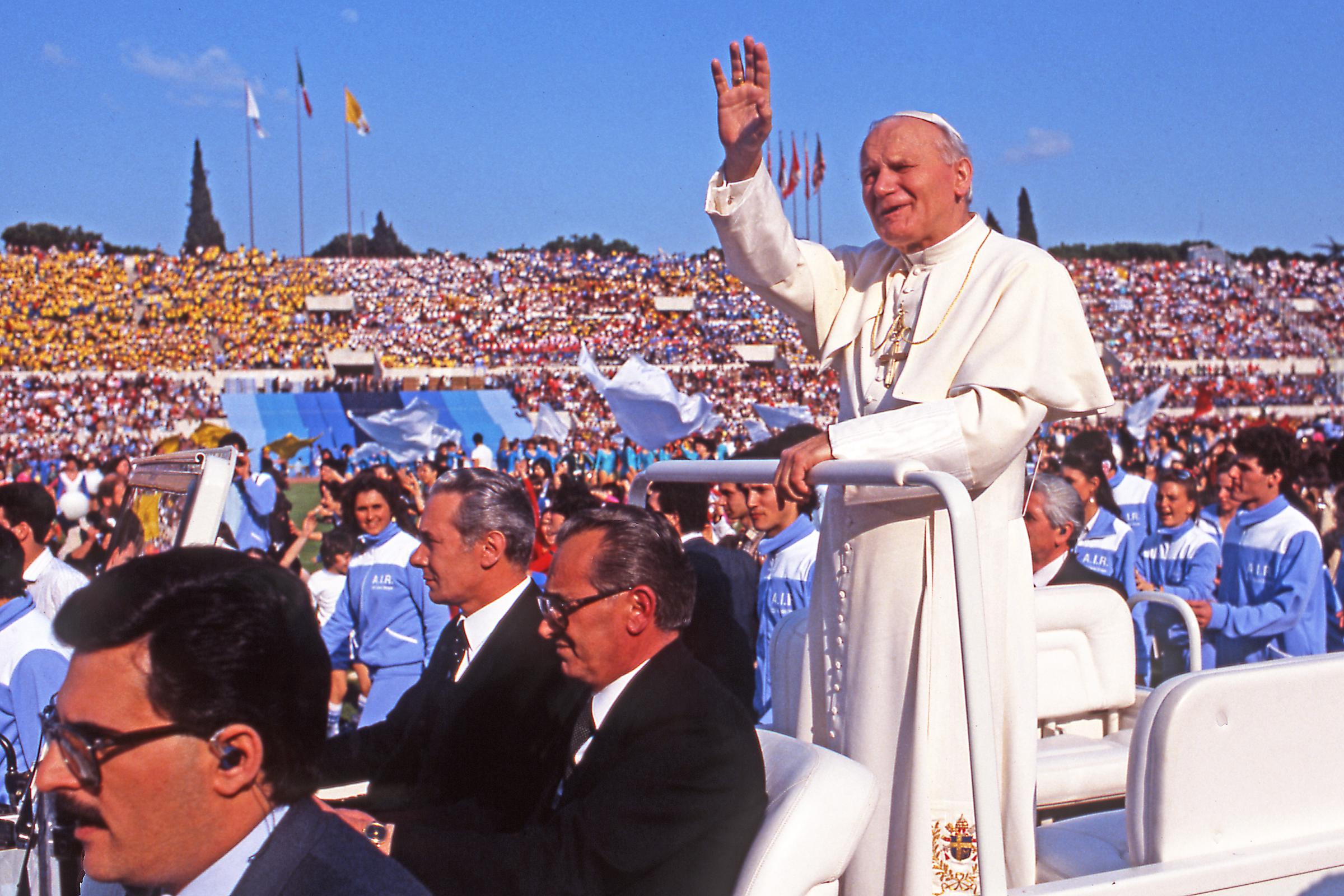 Le pape Jean-Paul II lors du Jubilé de la jeunesse, le 14 avril 1984. | Source : Getty Images