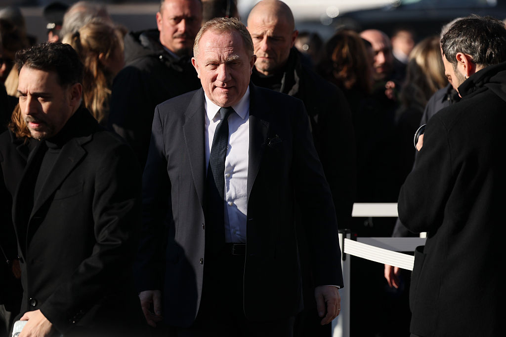 François Henri Pinault arrive à la basilique Sainte-Marie-des-Anges-et-des-Martyrs le 23 janvier 2026 à Rome, en Italie. Le créateur de mode italien Valentino Garavani est décédé à l'âge de 93 ans à Rome le 23 janvier I Source : Getty Images