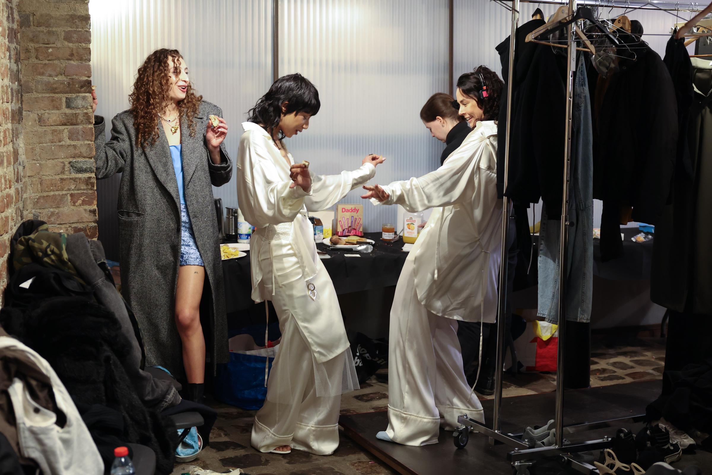 Pauline Ducruet et des mannequins assistent au défilé Alter Designs Menswear Automne-Hiver 2025/2026 dans le cadre de la Fashion Week de Paris, le 21 janvier 2025 à Paris, en France I Source : Getty Images