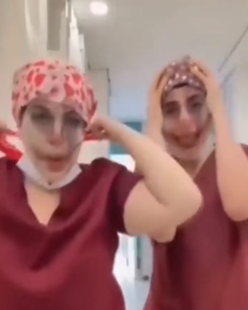 Les deux médecins en train de rire | Source : Instagram/postaedomex
