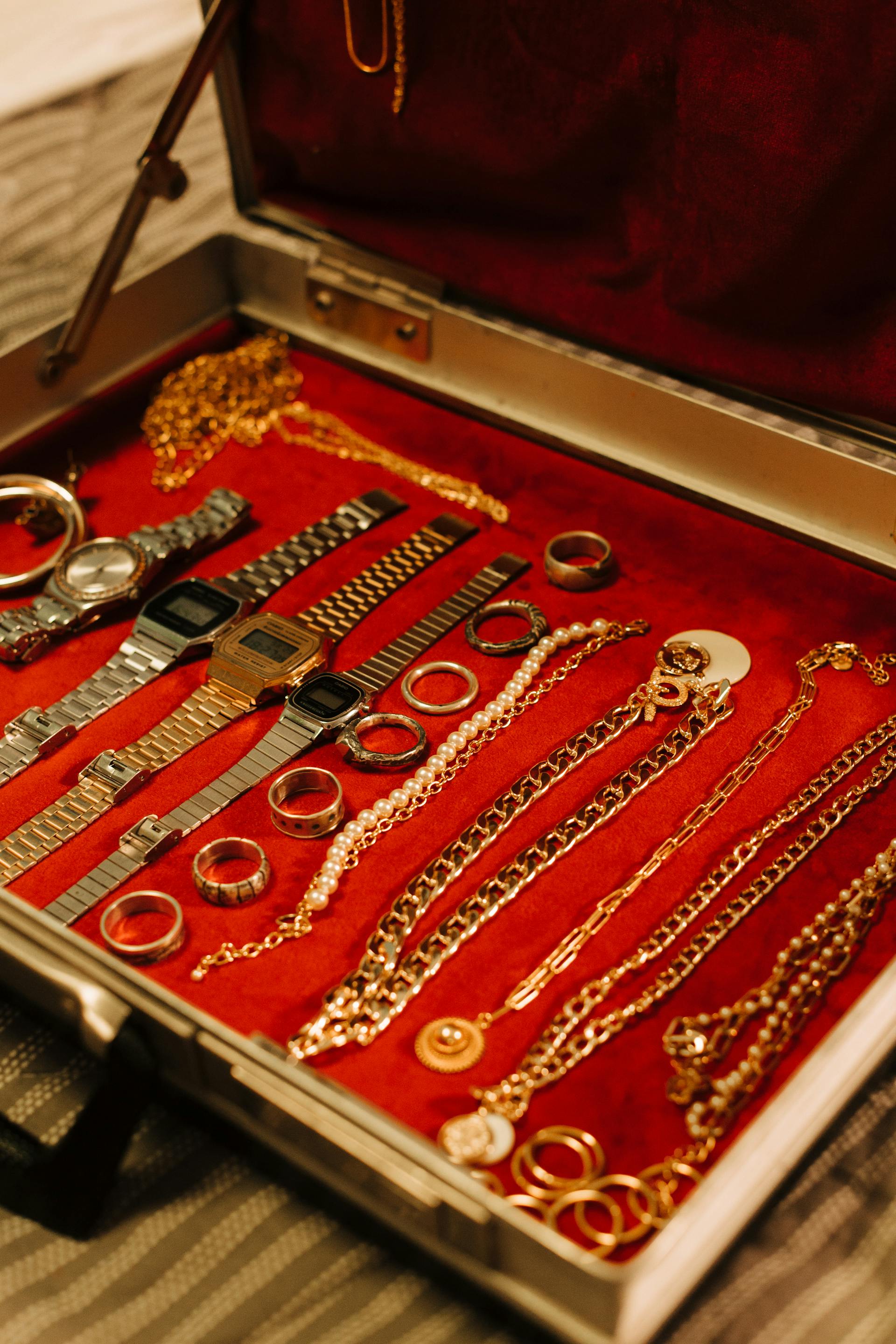 Des bijoux dans une boîte | Source : Pexels