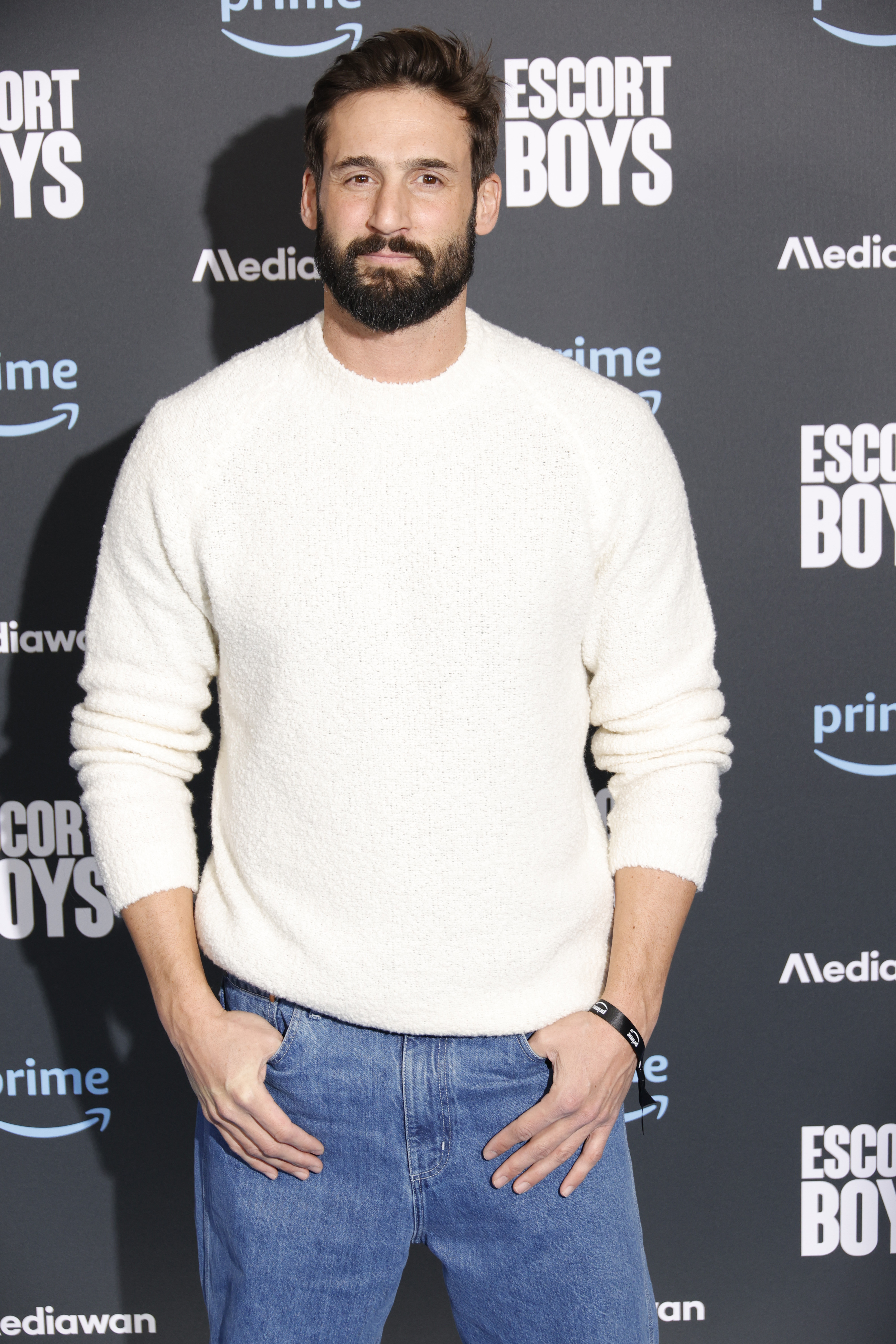 L'acteur Guillaume Labbe assiste à la première de "Escort Boys" par Prime Video à l'UGC Cine Cité des Halles, le 18 décembre 2023 à Paris, en France I Source : Getty Images