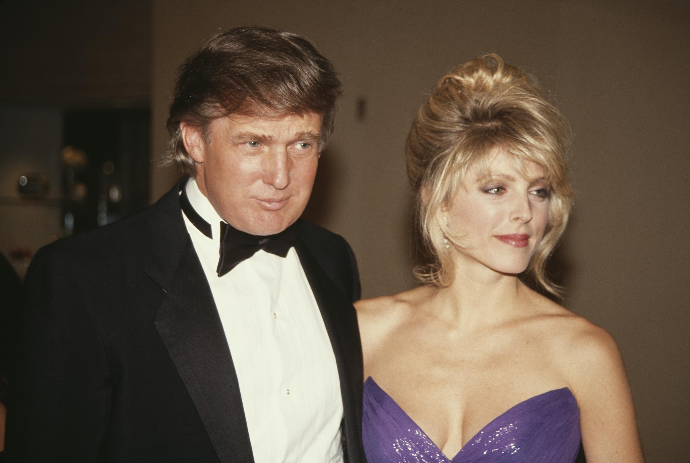 Donald Trump et Marla Maples assistent aux Soap Opera Digest Awards 1992 à Beverly Hills, en Californie. | Source : Getty Images
