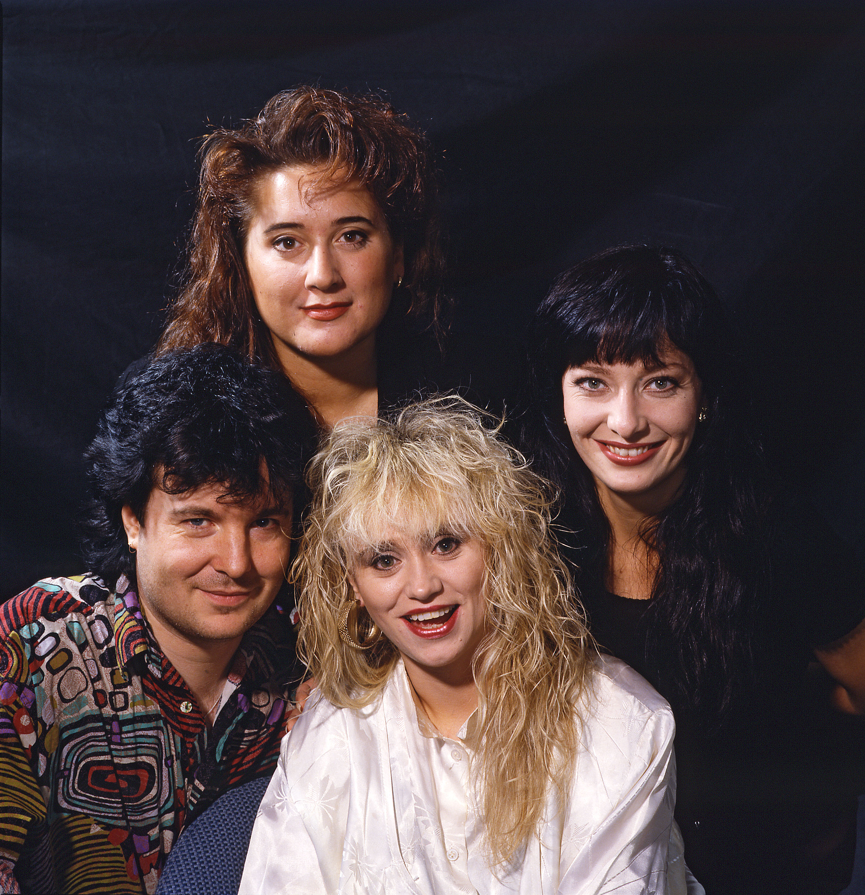 Les membres du groupe pop suédois « One More Time » : Peter et Nanne Grönvall avec Maria Rĺdsten et Therese Löf le 11 novembre 1992 | Source : Getty Images