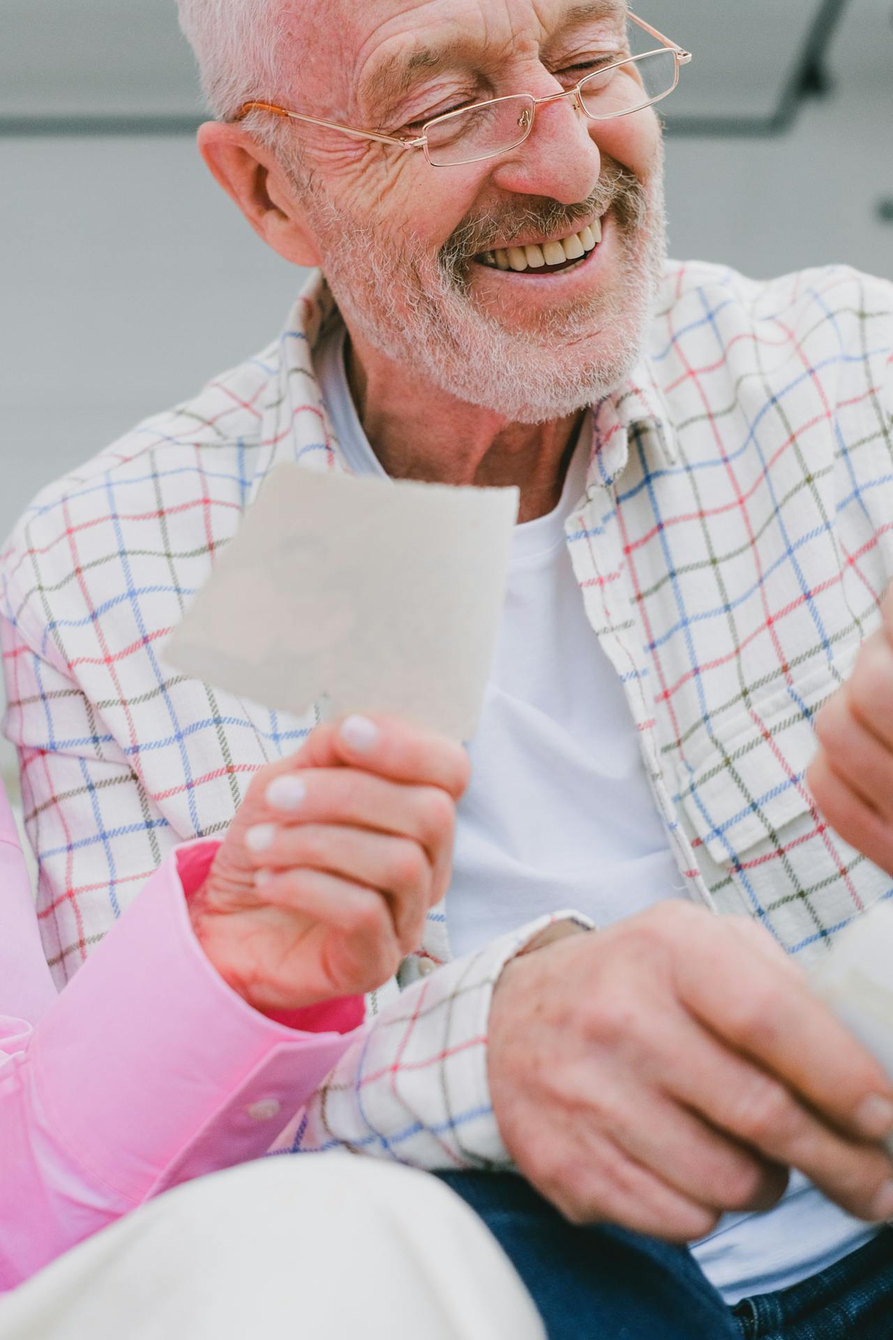 Un homme âgé qui rit | Source : Pexels