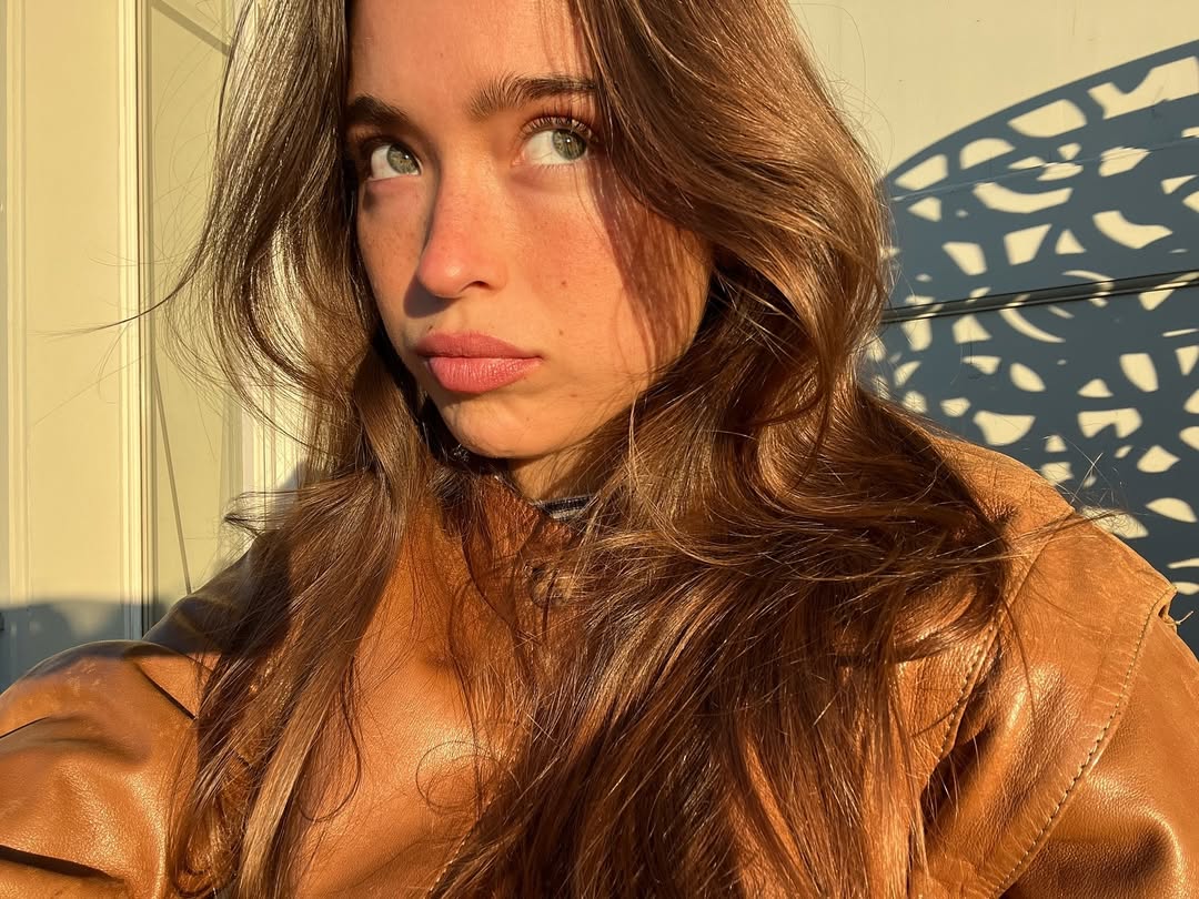 Lola Grace Consuelos d'après un post daté du 21 novembre 2024. | Source : Instagram/theyoungestyung