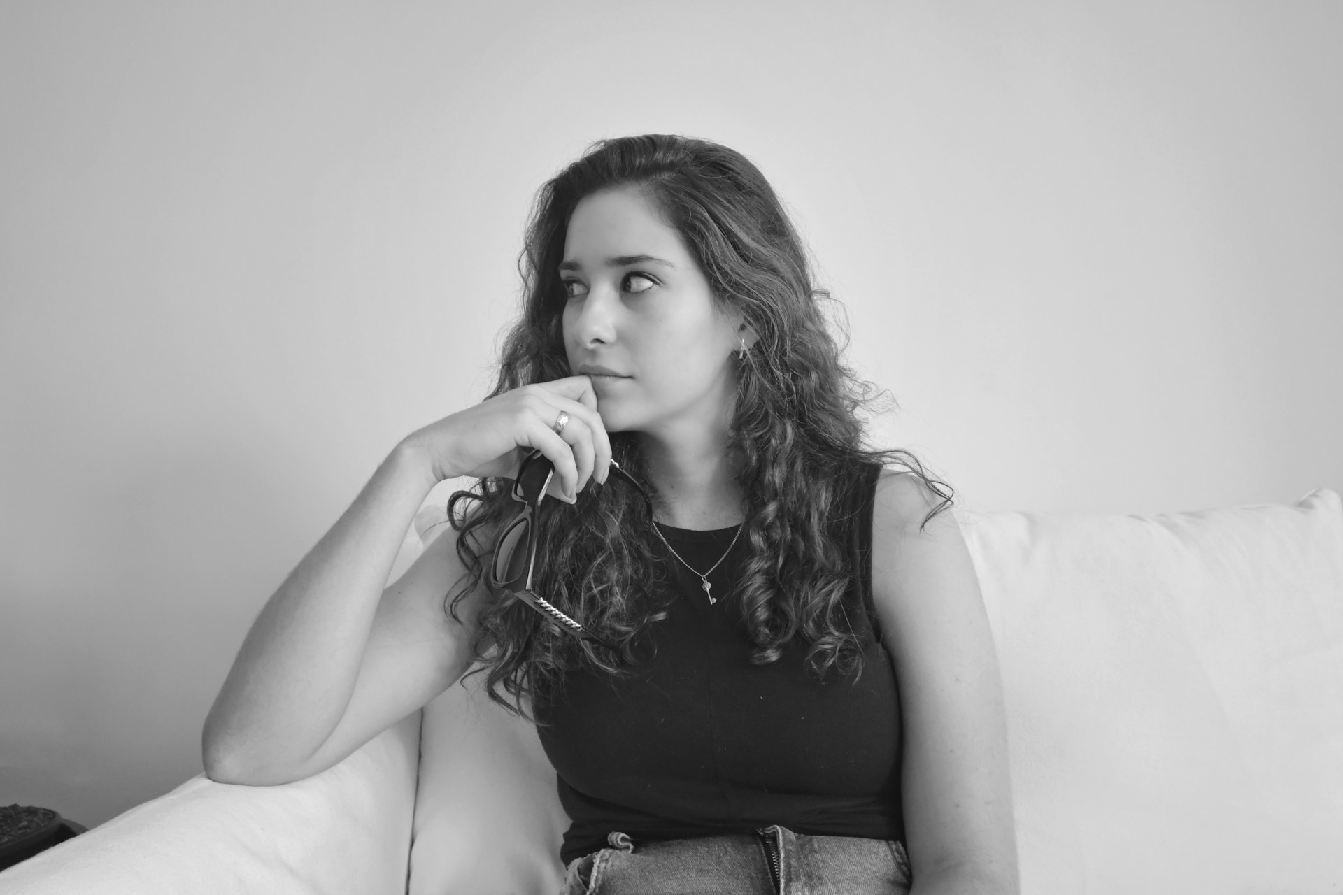 Une femme réfléchie | Source : Unsplash