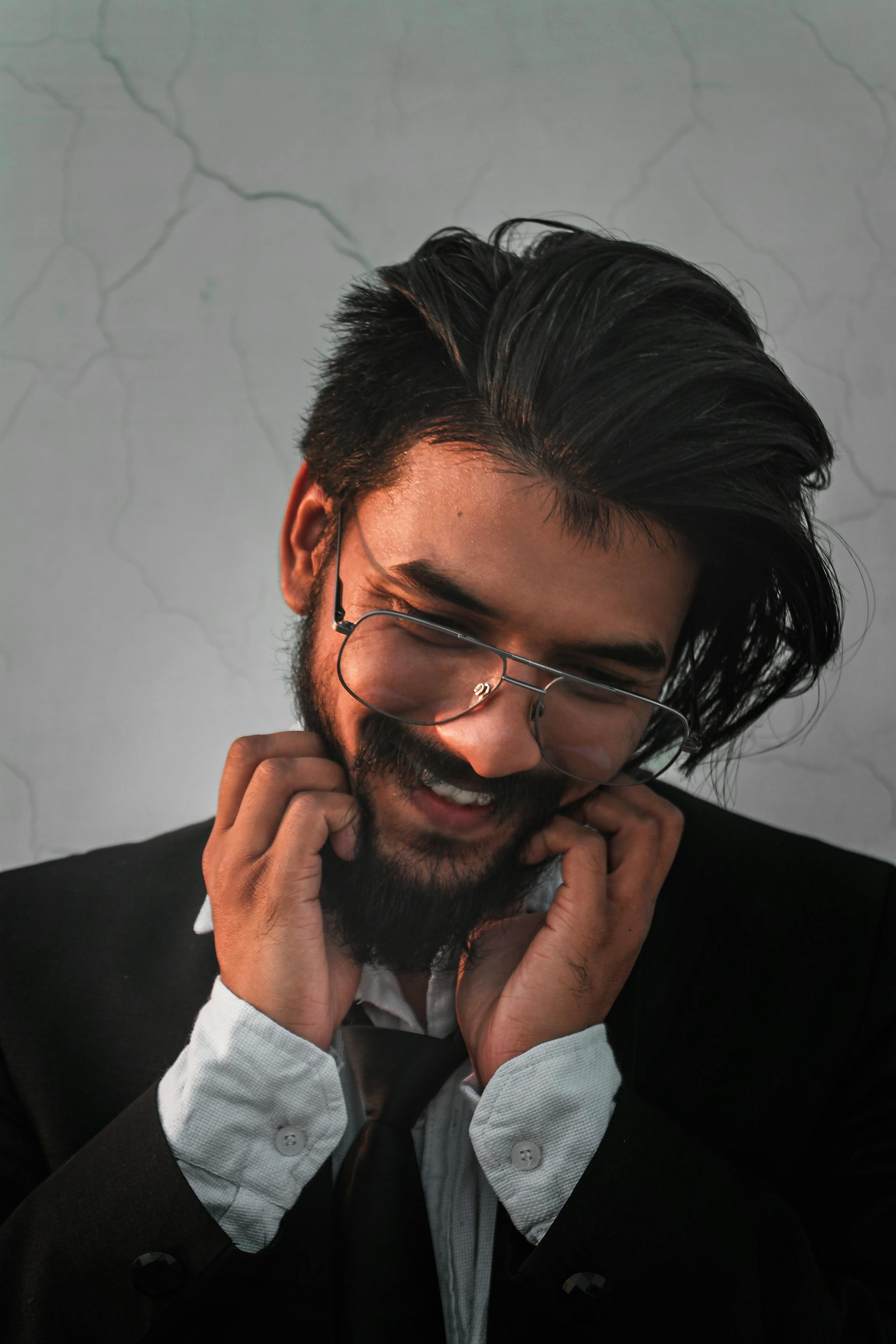 Un homme qui sourit | Source : Pexels