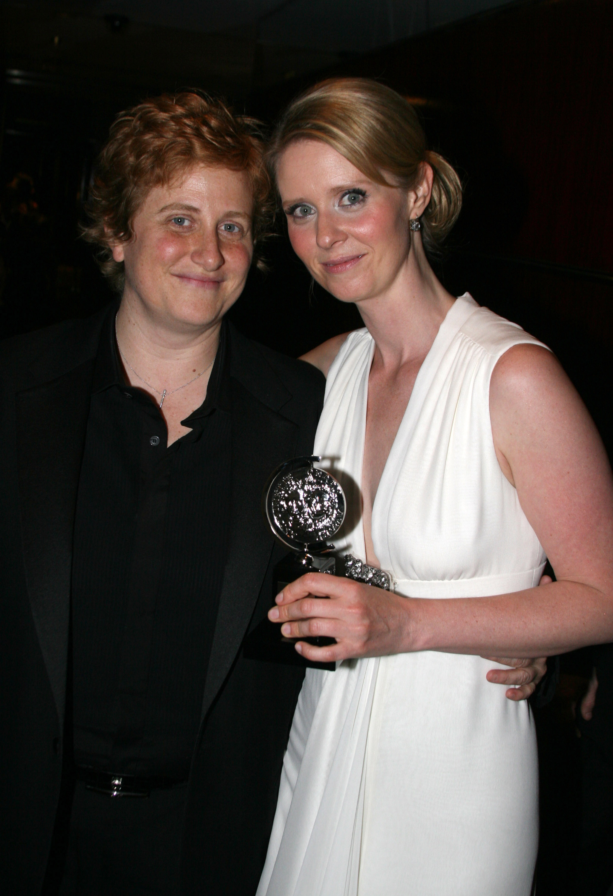 Christine Marinoni et Cynthia Nixon assistent à la 60e cérémonie annuelle des Tony Awards le 11 juin 2006 | Source : Getty Images