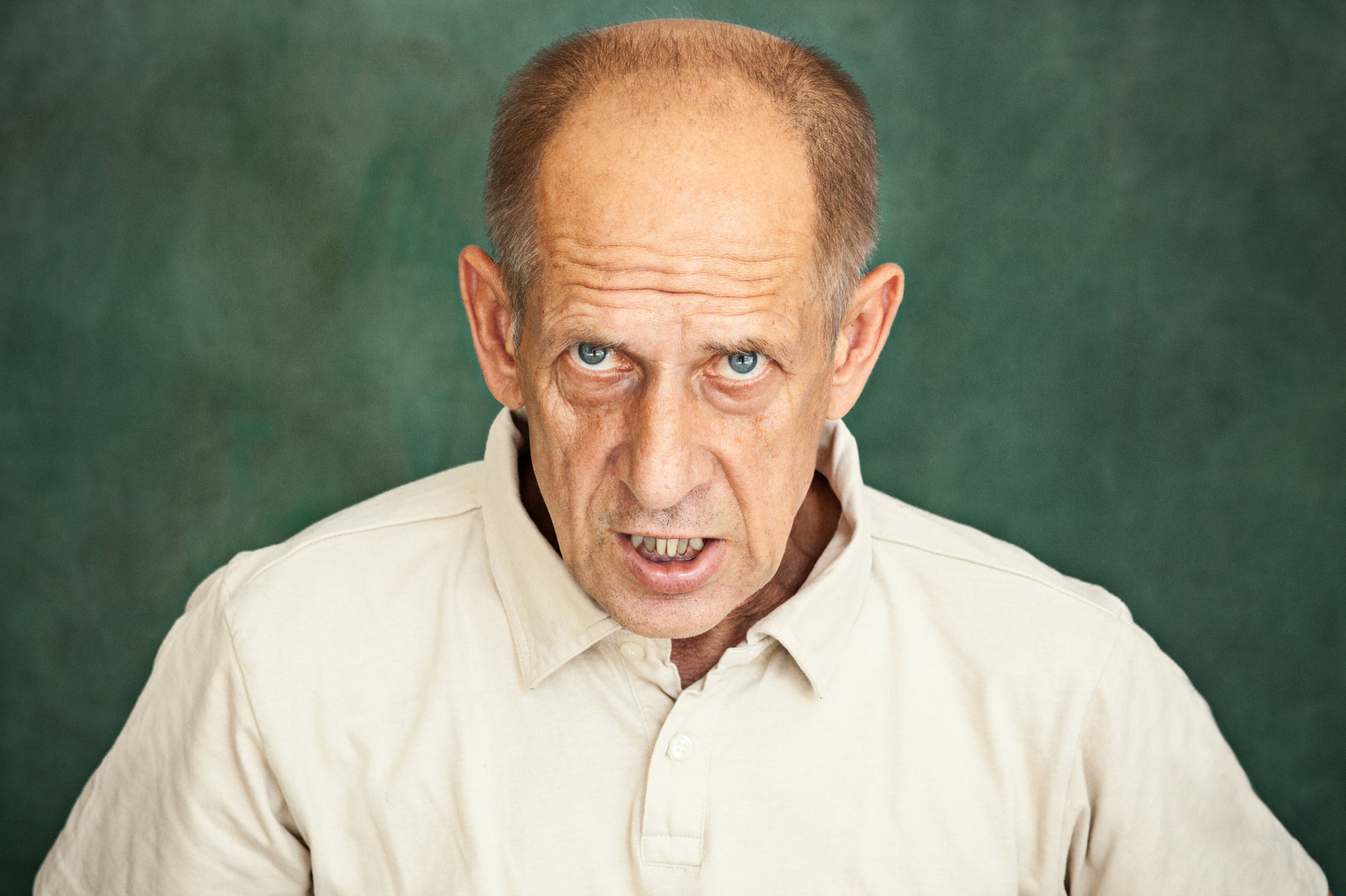 Un homme contrarié | Source : Freepik