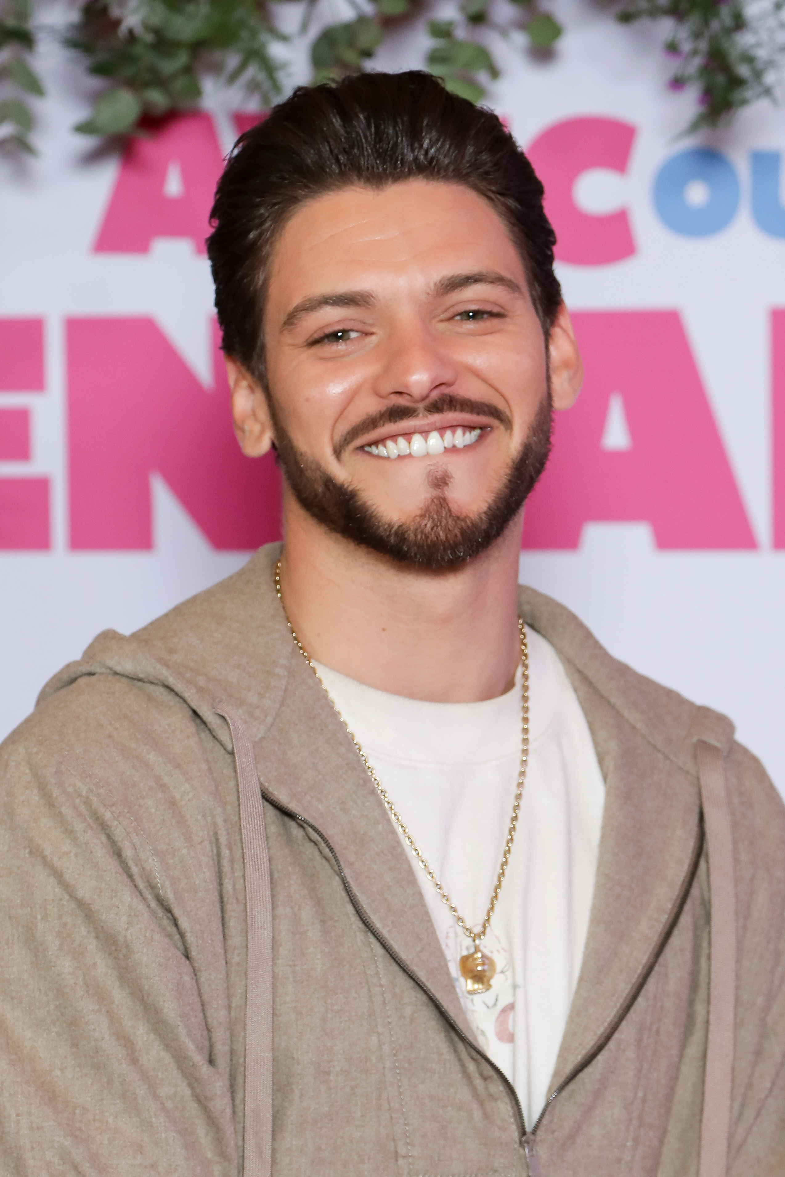 Rayane Bensetti assiste à la première du film « Avec Ou Sans Enfants » au cinéma Pathé Palace, le 18 février 2025 à Paris, en France I Source : Getty Images