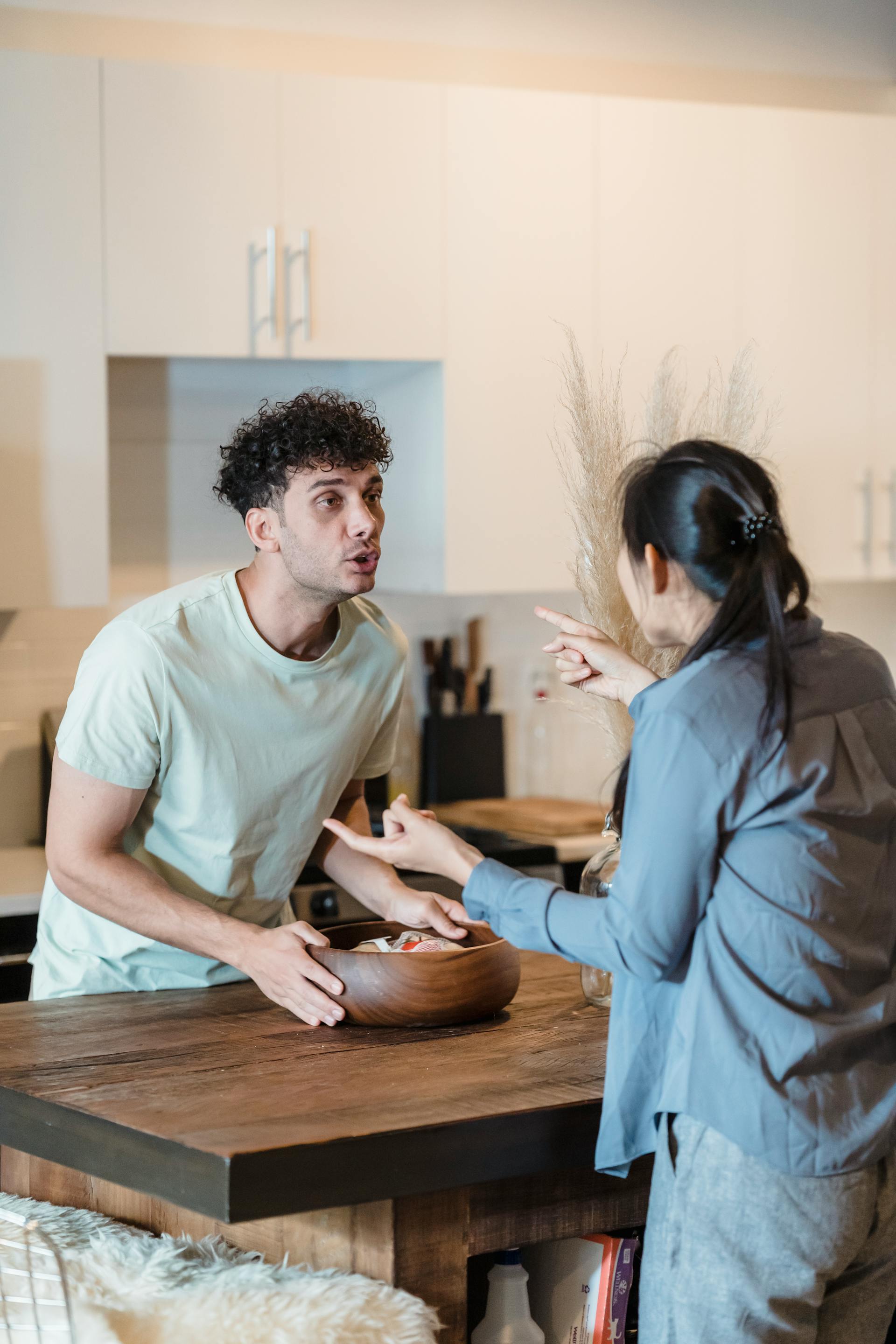 Un couple qui se dispute | Source : Pexels