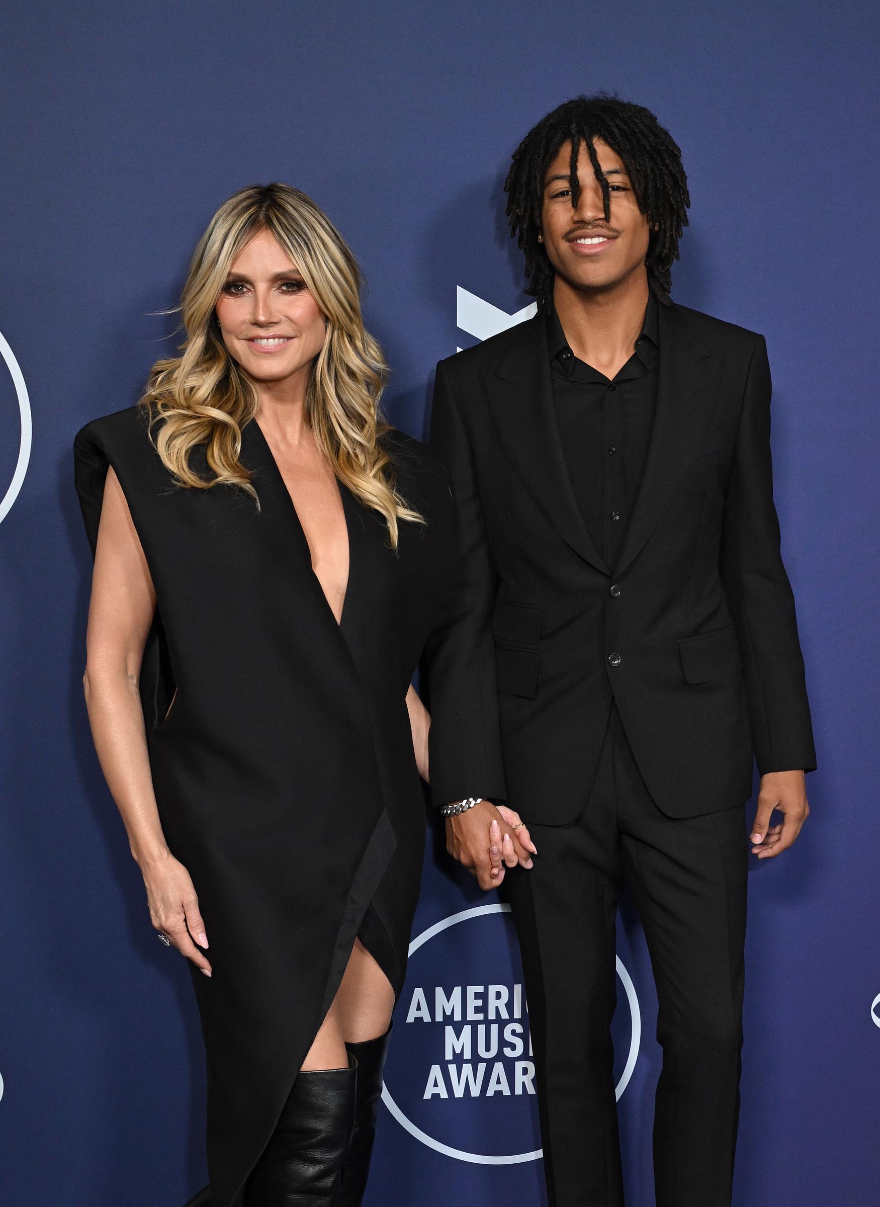 Heidi Klum et Henry Samuel assistent aux 2025 American Music Awards au Fontainebleau Las Vegas le 26 mai 2025, à Las Vegas, Nevada. | Source : Getty Images