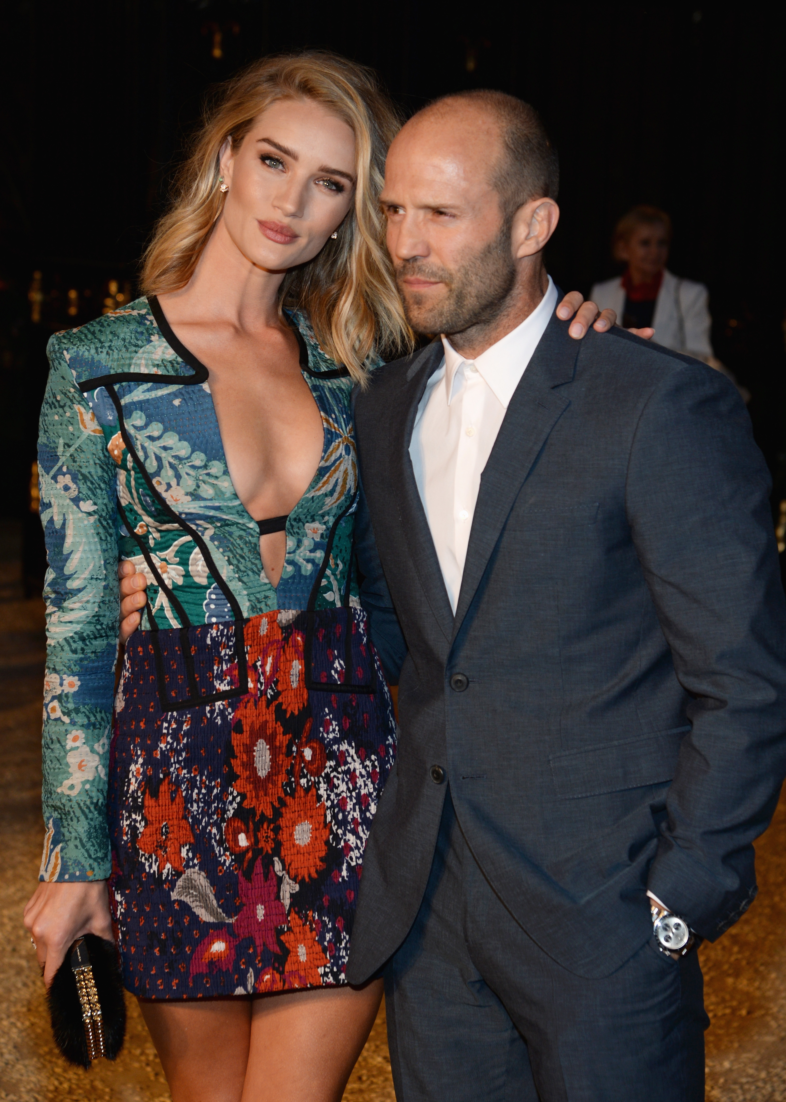 Rosie Huntington-Whiteley et Jason Statham s'affichent dans un style remarquable.| Source : Getty Images