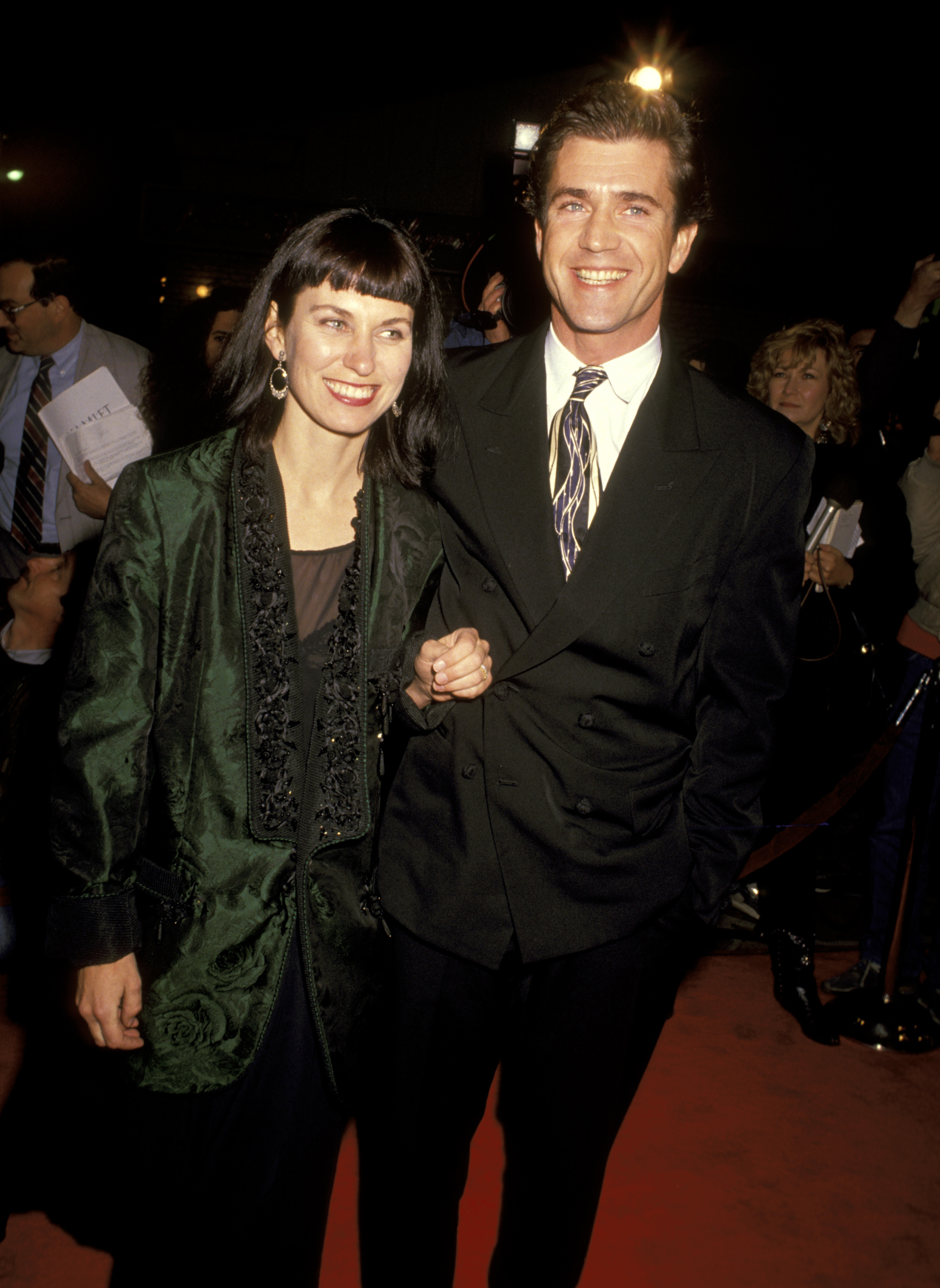 Robyn Moore et Mel Gibson lors de la première de « Hamlet » le 18 décembre 1990 à Westwood, en Californie. | Source : Getty Images