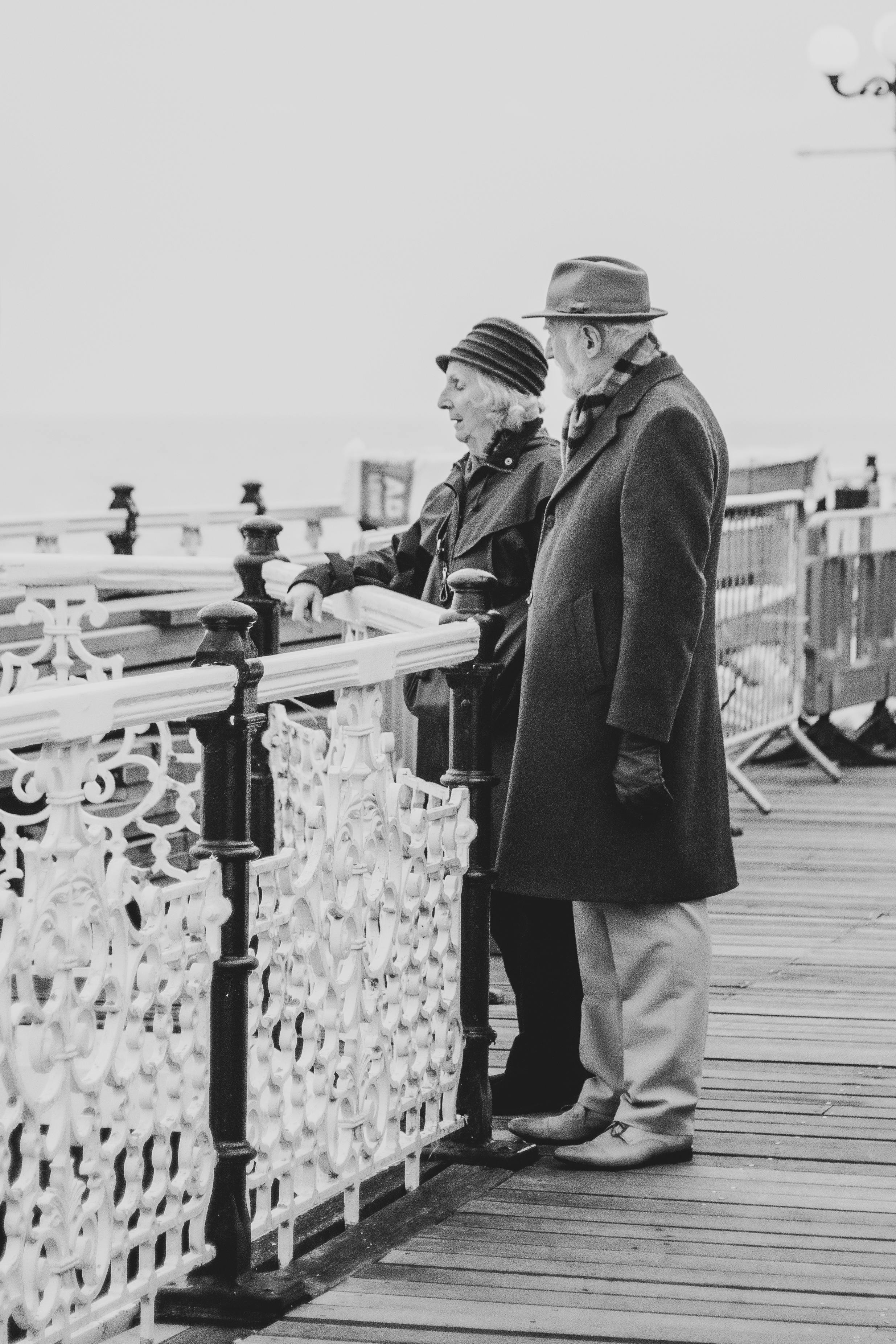 Un couple de seniors en train de discuter | Source : Pexels