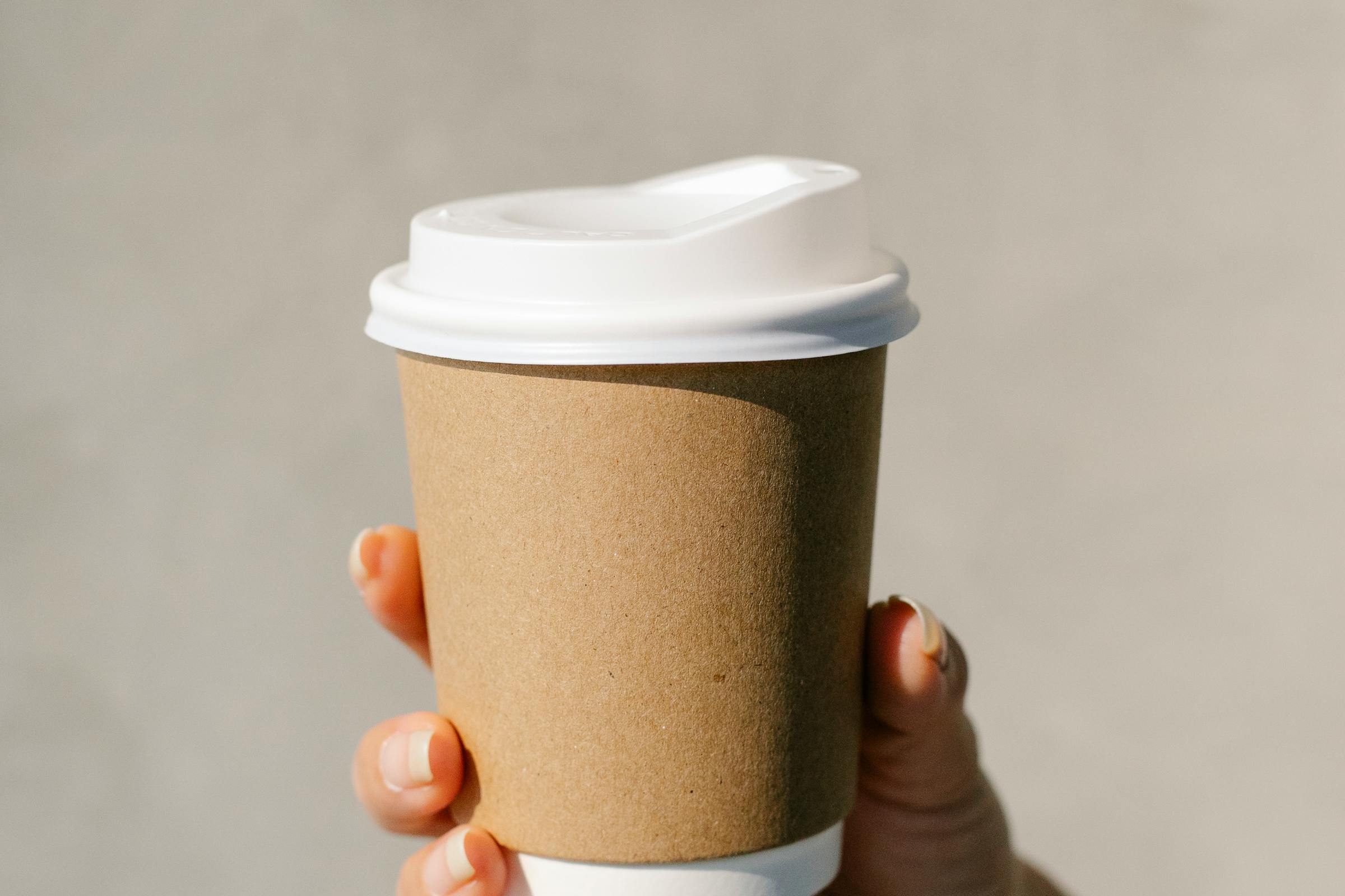 Une tasse à emporter pour une boisson chaude | Source : Pexels