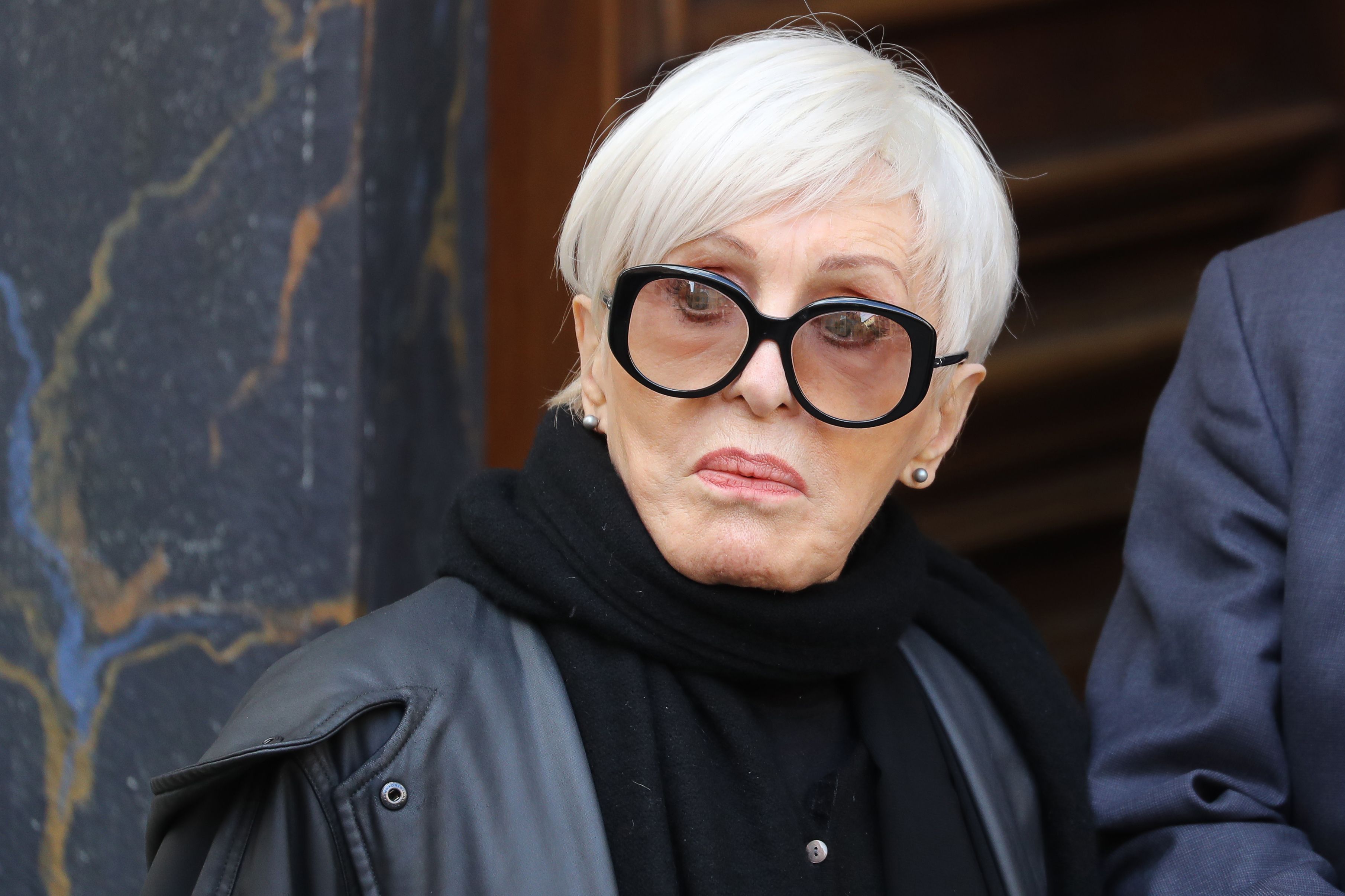 La chanteuse et actrice française Nicole Croisille arrive à la cérémonie funéraire du compositeur français Francis Lai, le 14 novembre 2018, à la cathédrale Sainte-Réparate de Nice, dans le sud-est de la France I Source : Getty Images